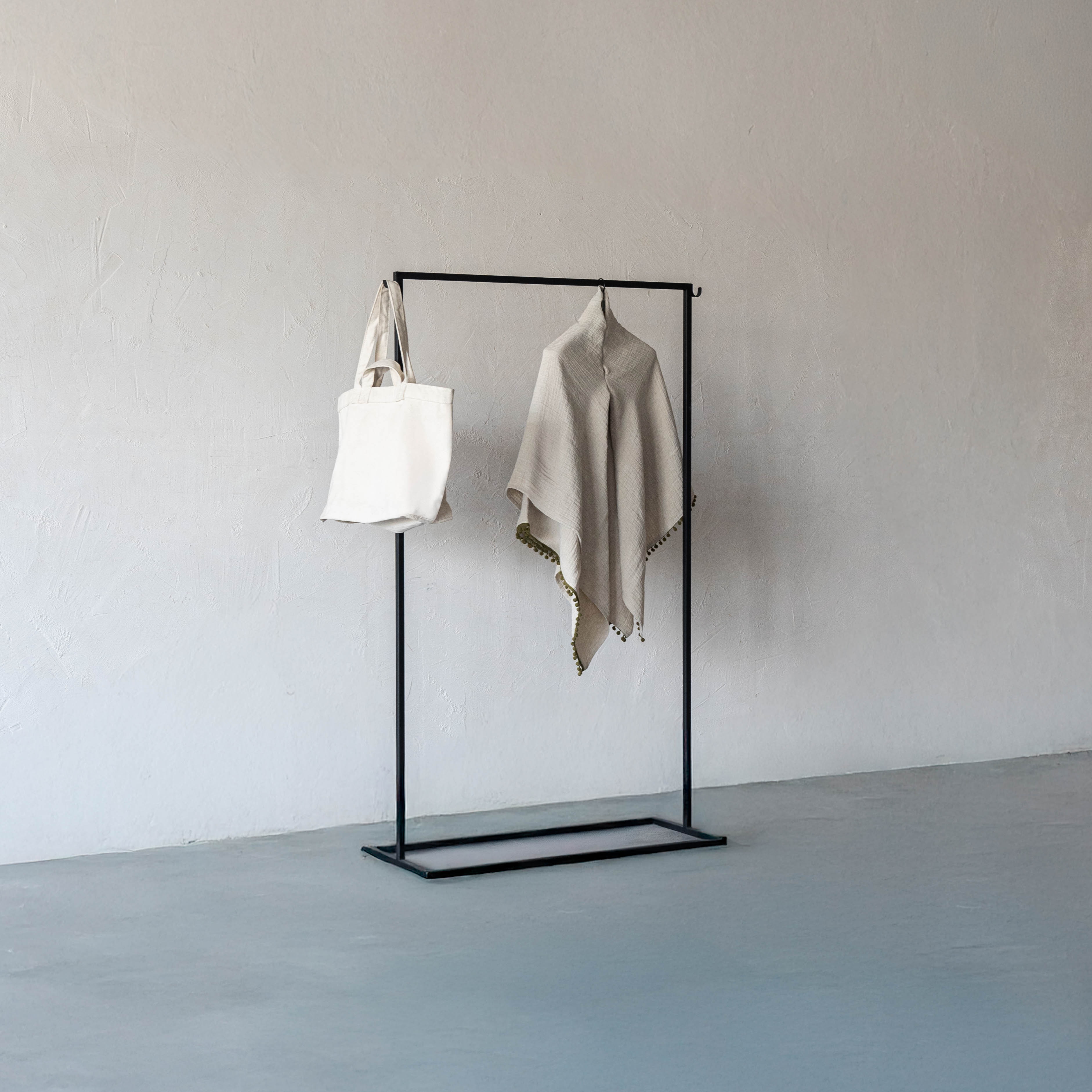 Reed Powder Coated Standing Floor Cloth Hanger | Garments Hanger
