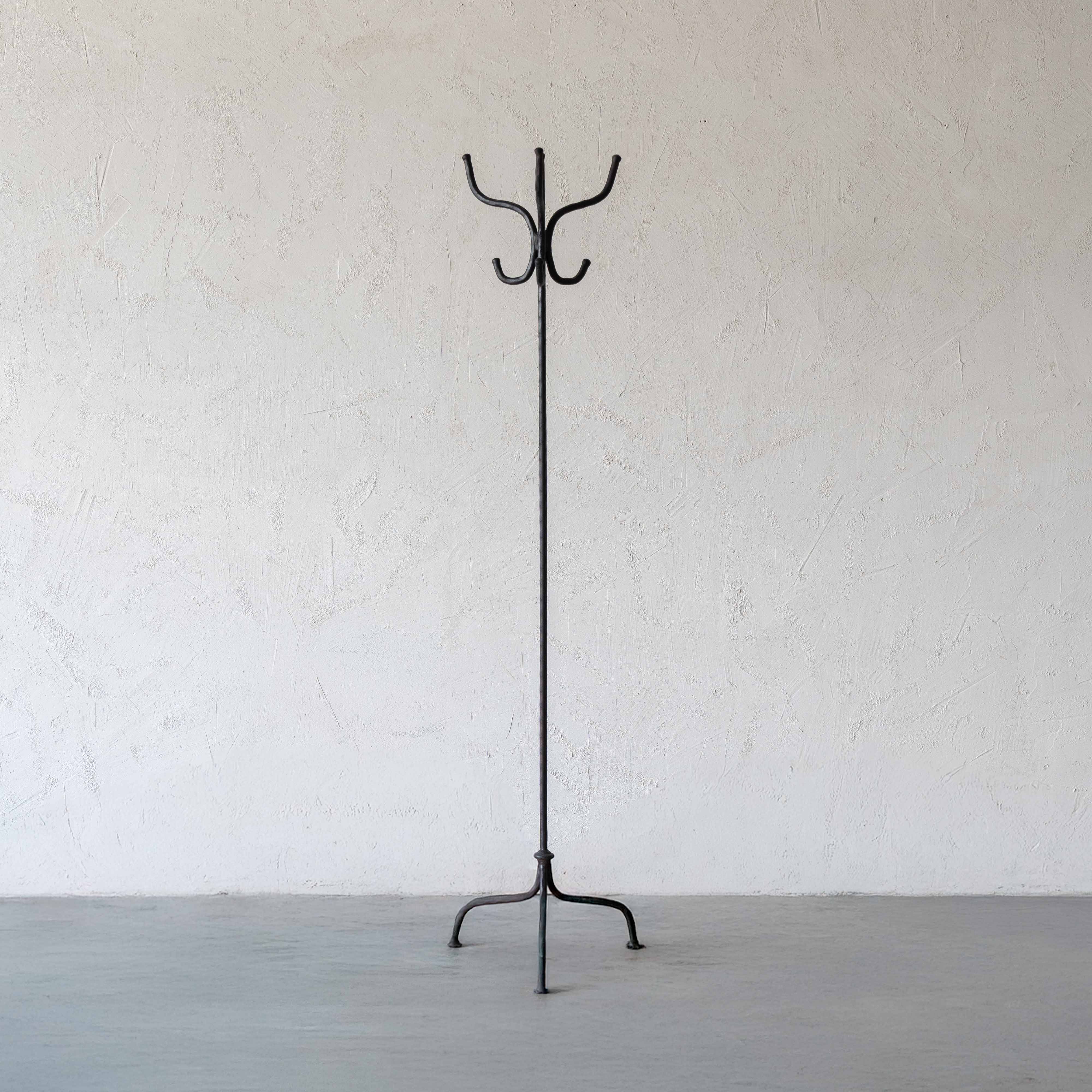 Coat Nest - Standing Floor Cloth Hanger