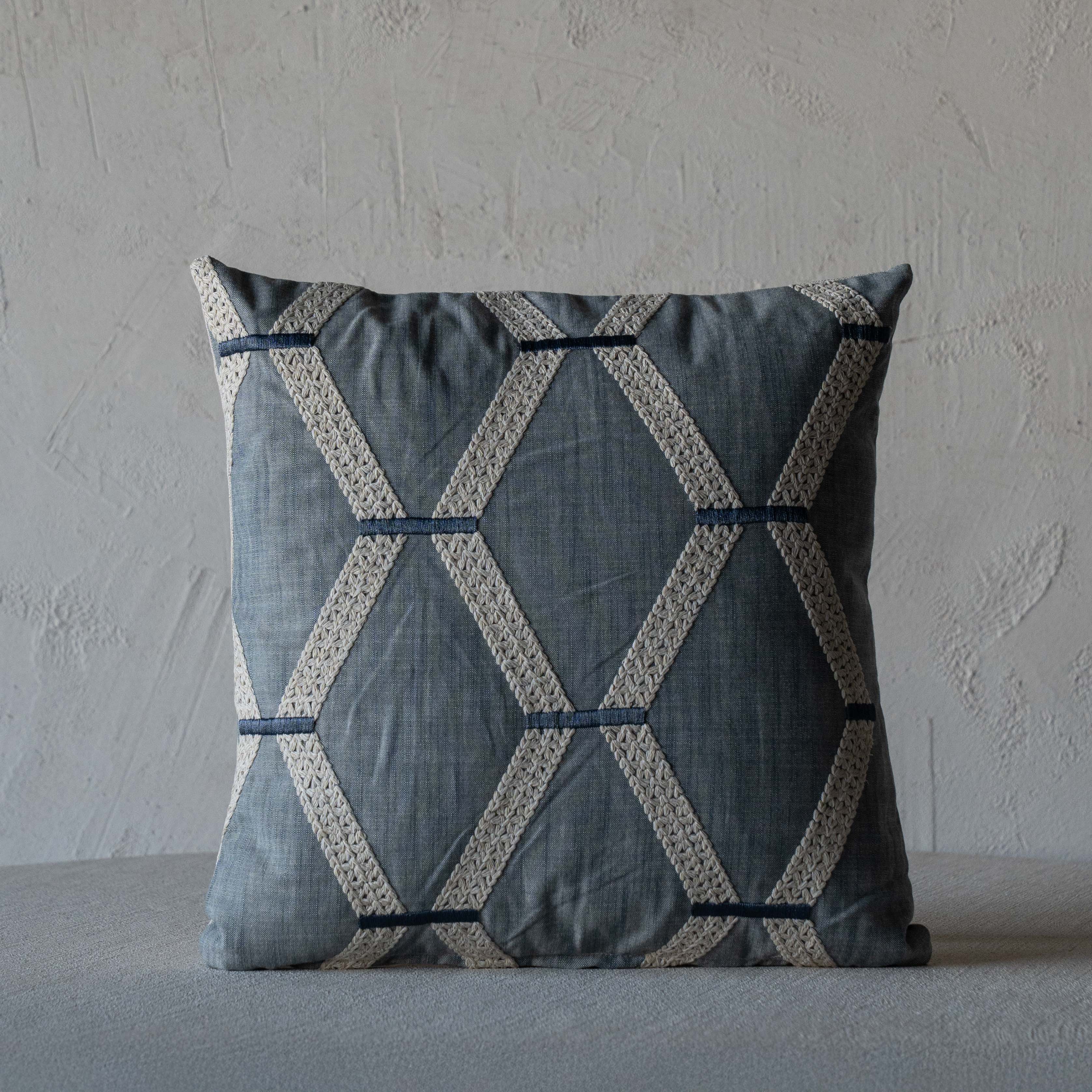 Woven Diamond Pattern Accent Cushion Cover - BLUE