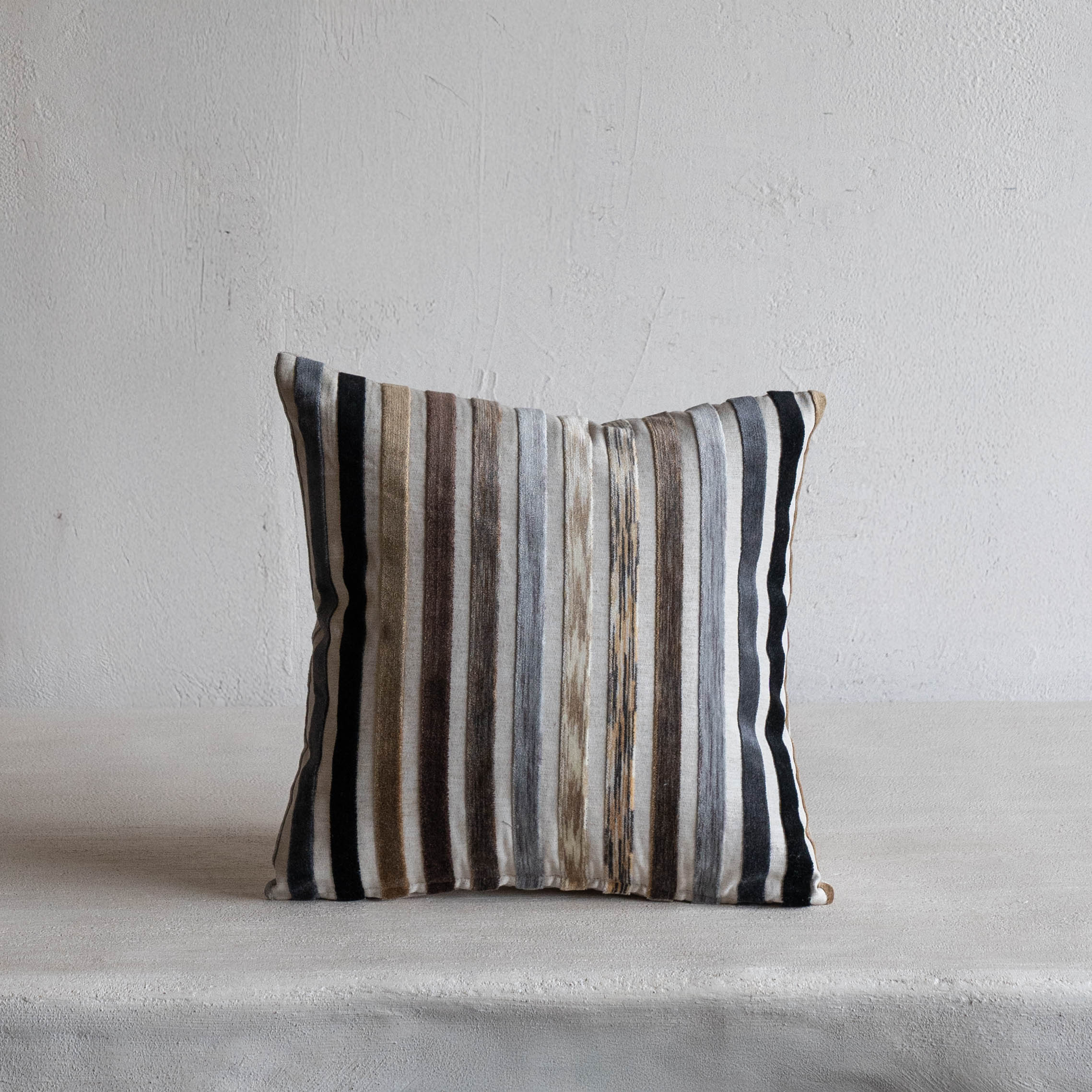 Loomline - Emberline Modern Cushion Cover
