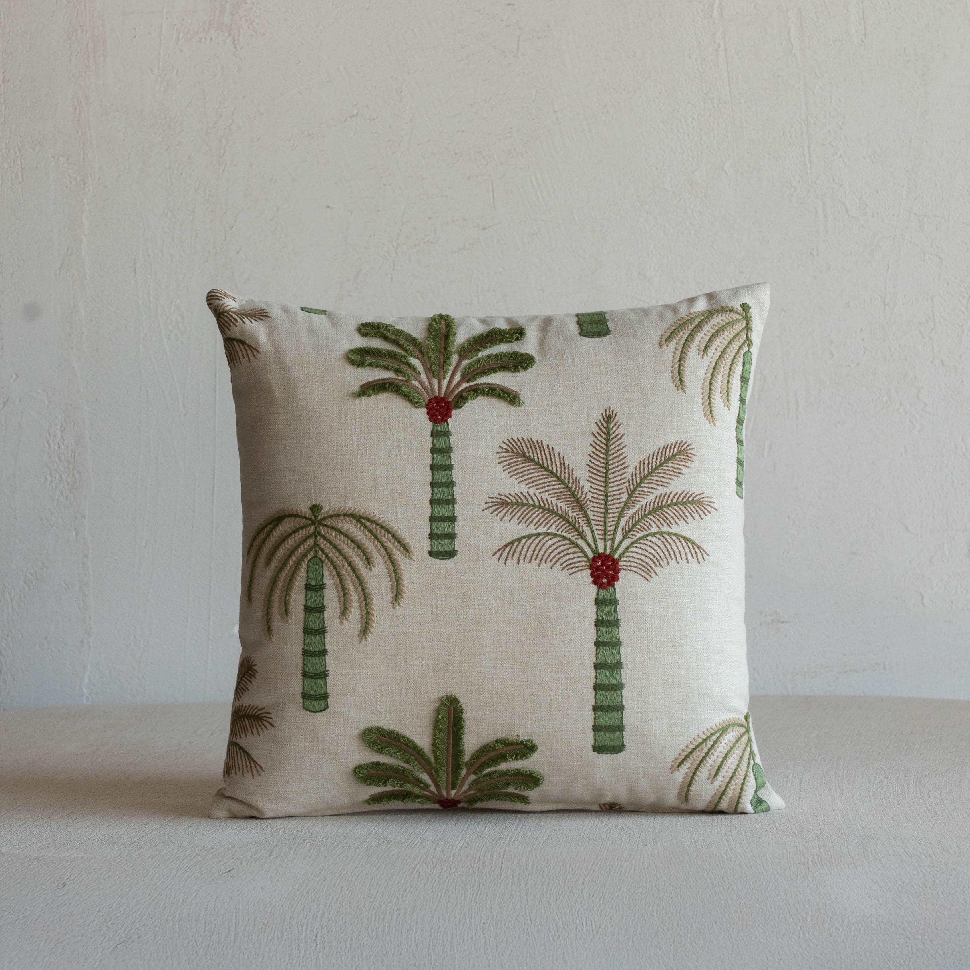 غطاء وسادة فيليور أبيض