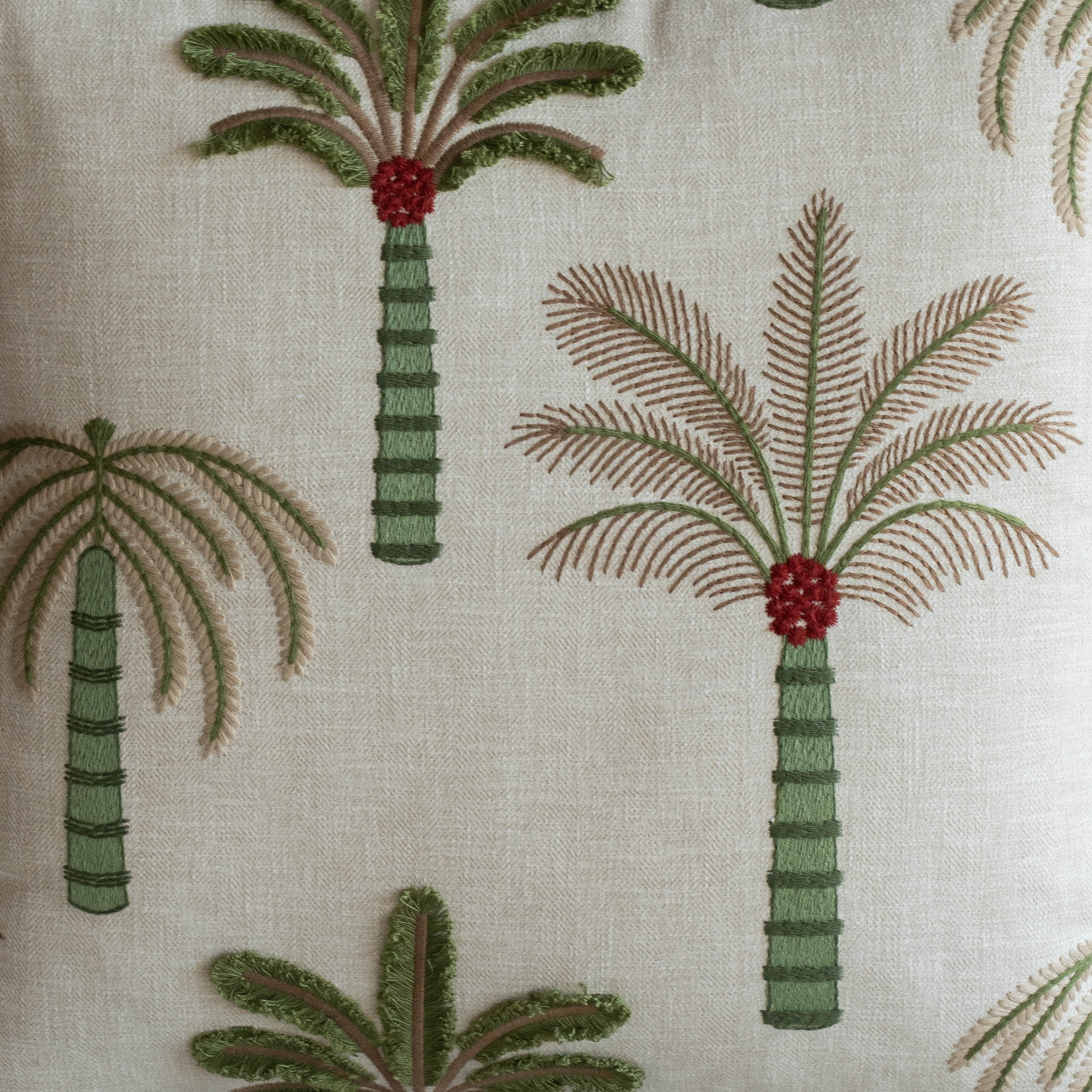 غطاء وسادة فيليور أبيض