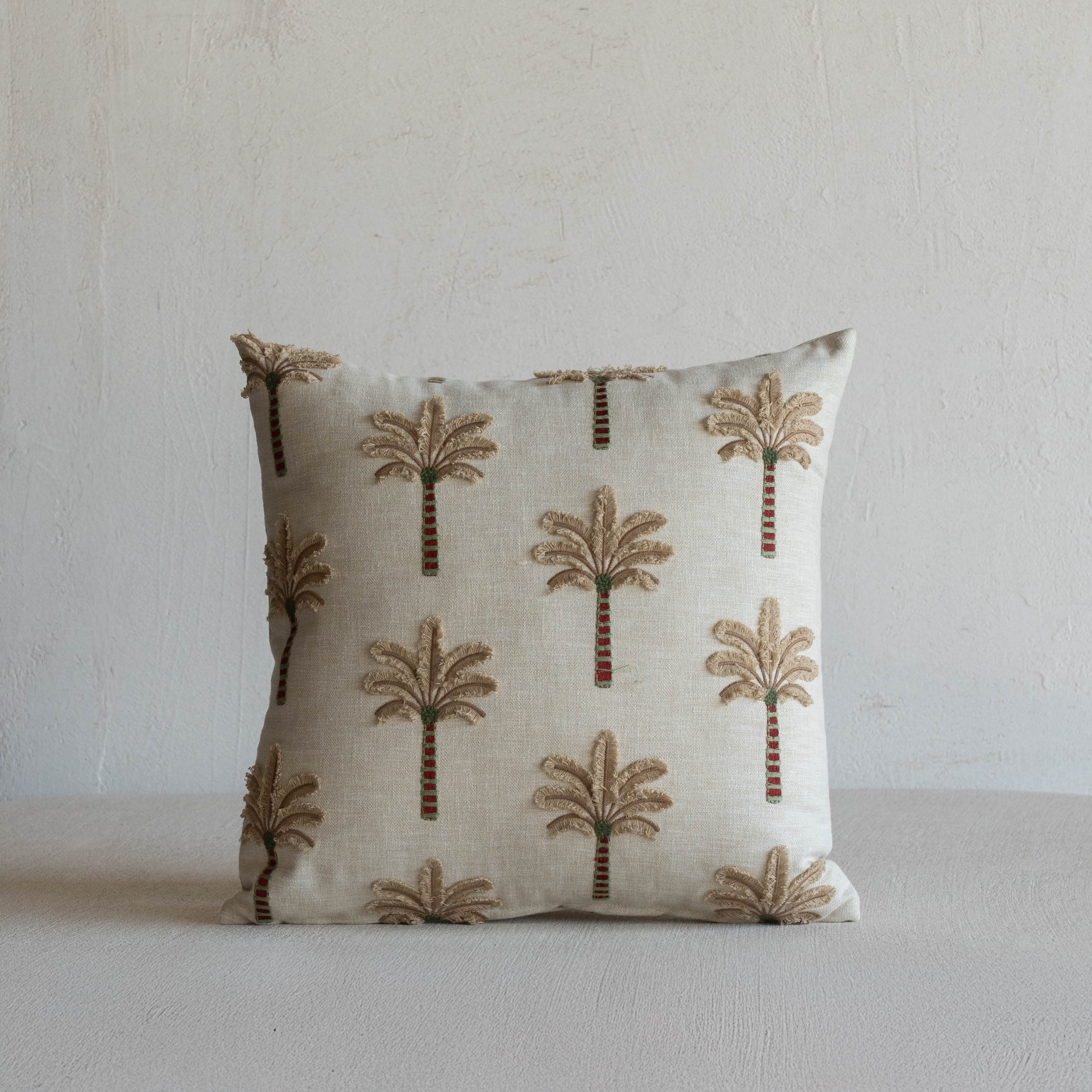 غطاء وسادة فيليور أبيض