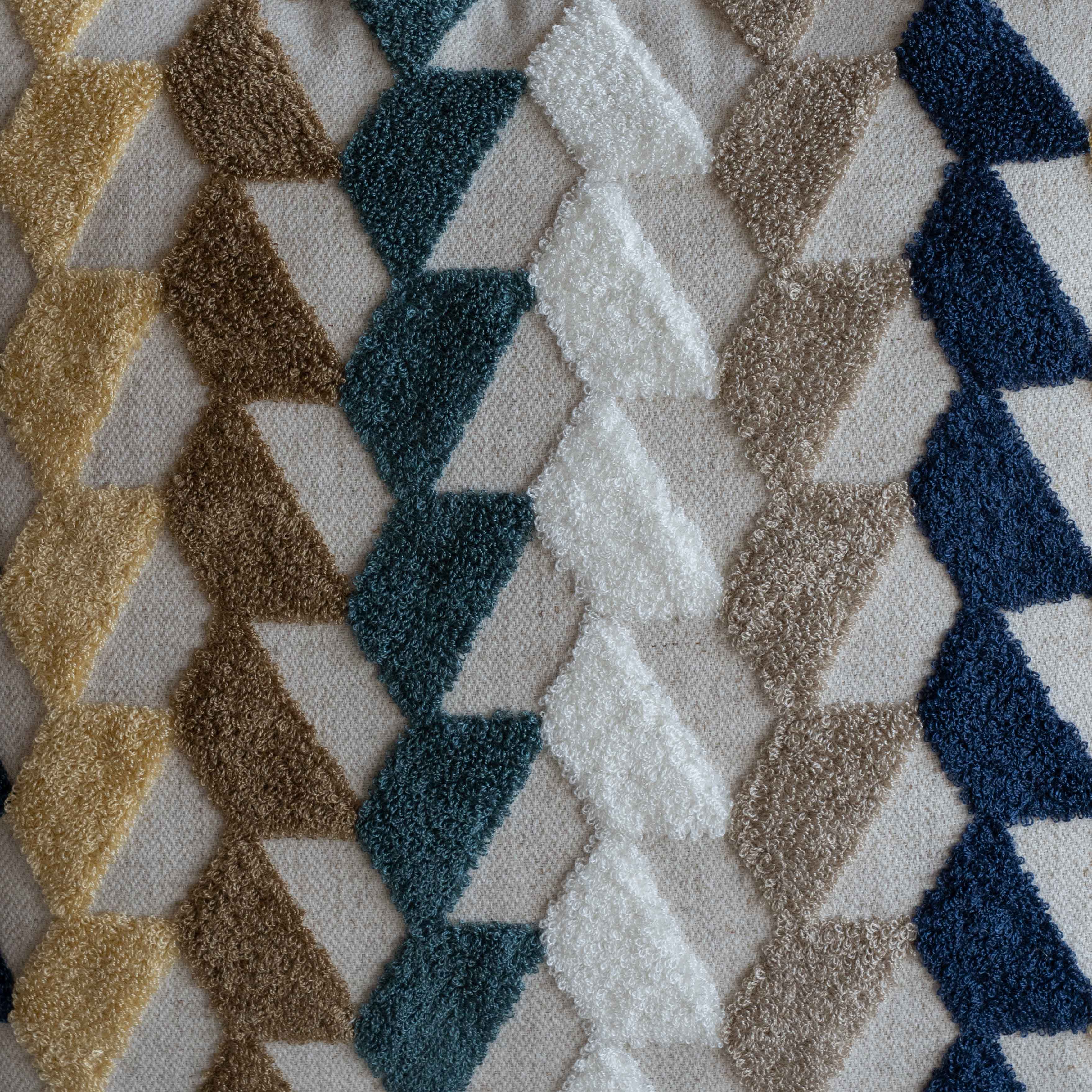 غطاء وسادة فيليور أبيض