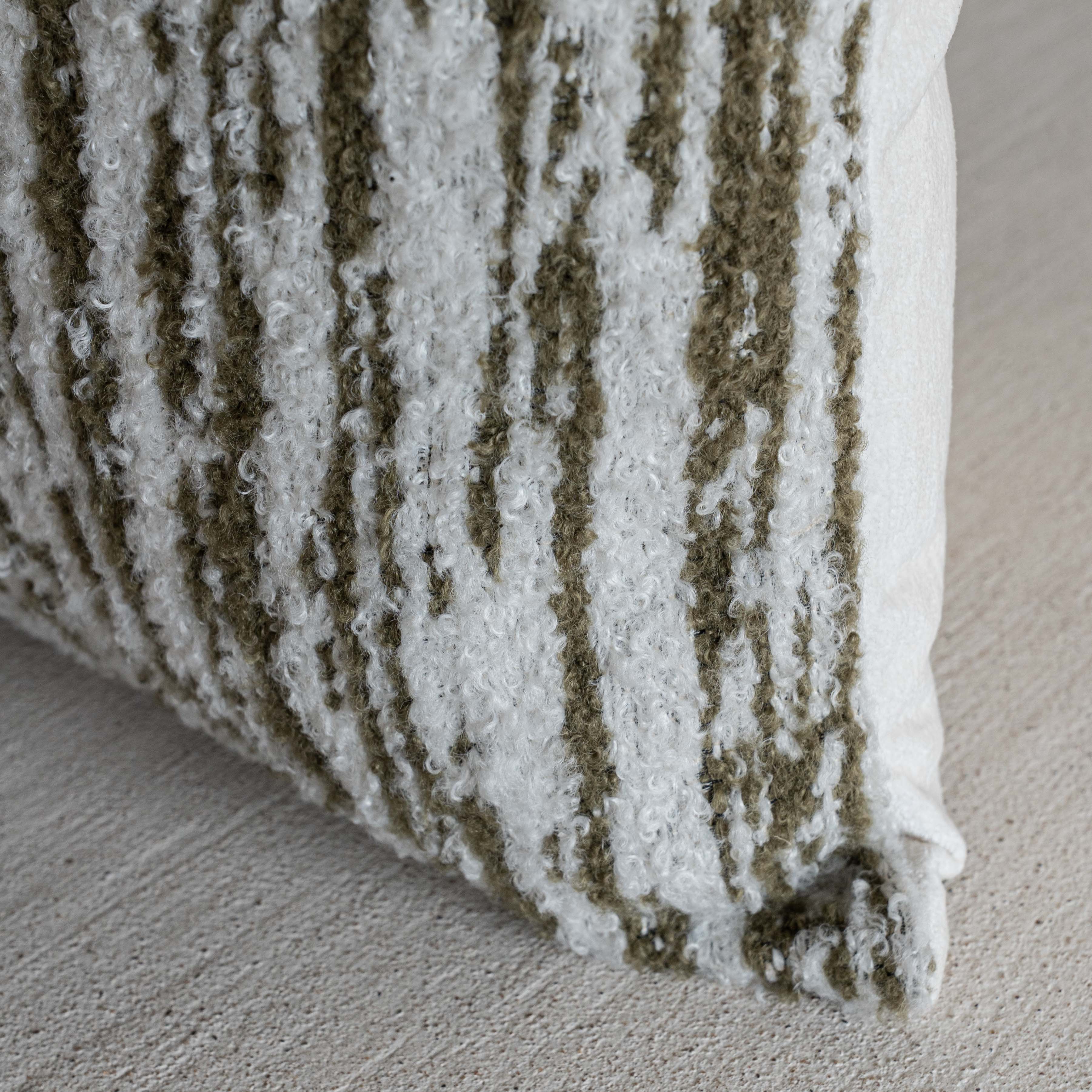 Folia Cozy Green Cushion Cover