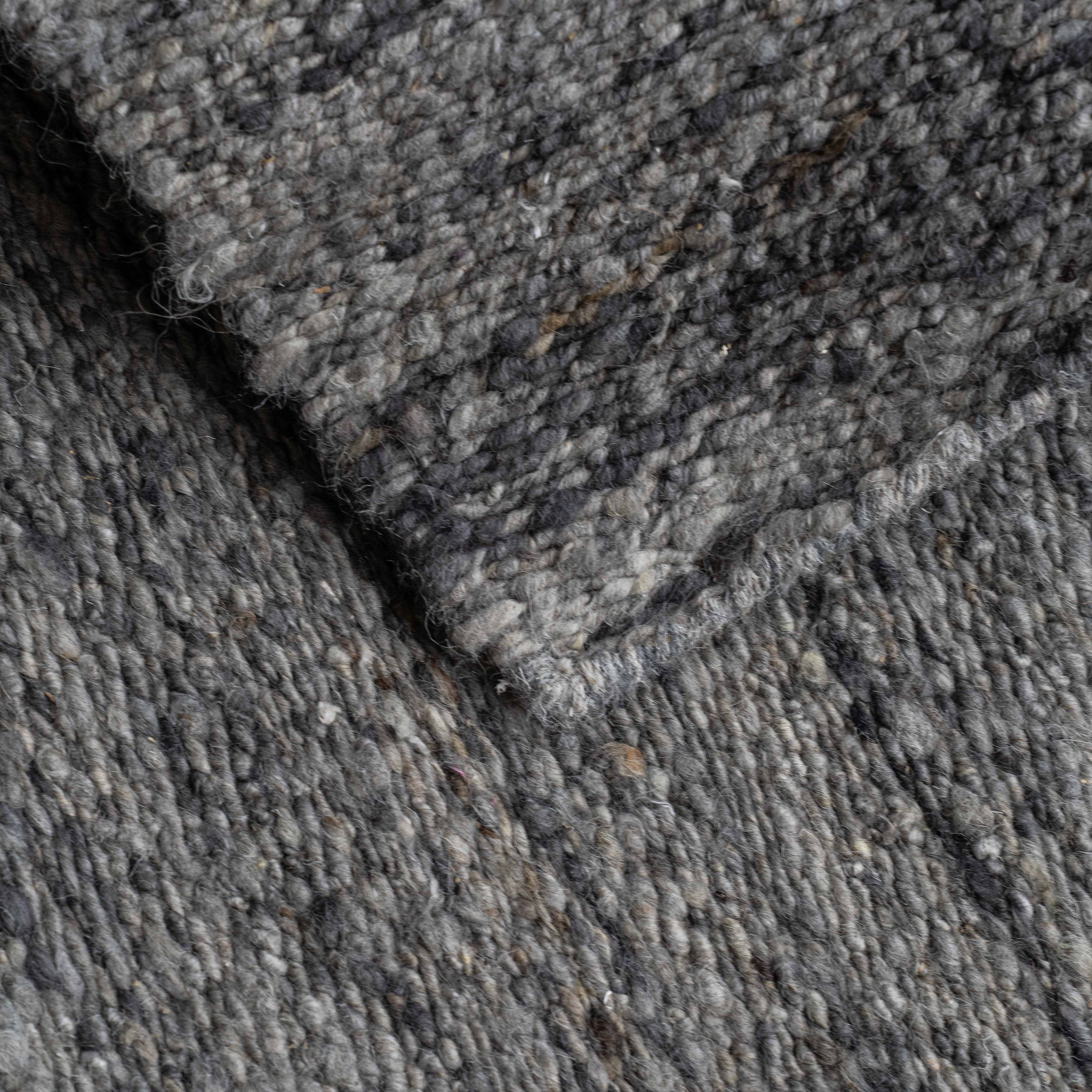 D053 - Handcrafted Wool Rug