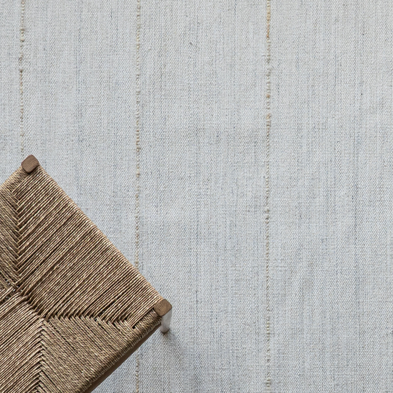 D062 / White Beige Handcrafted Wool Rug