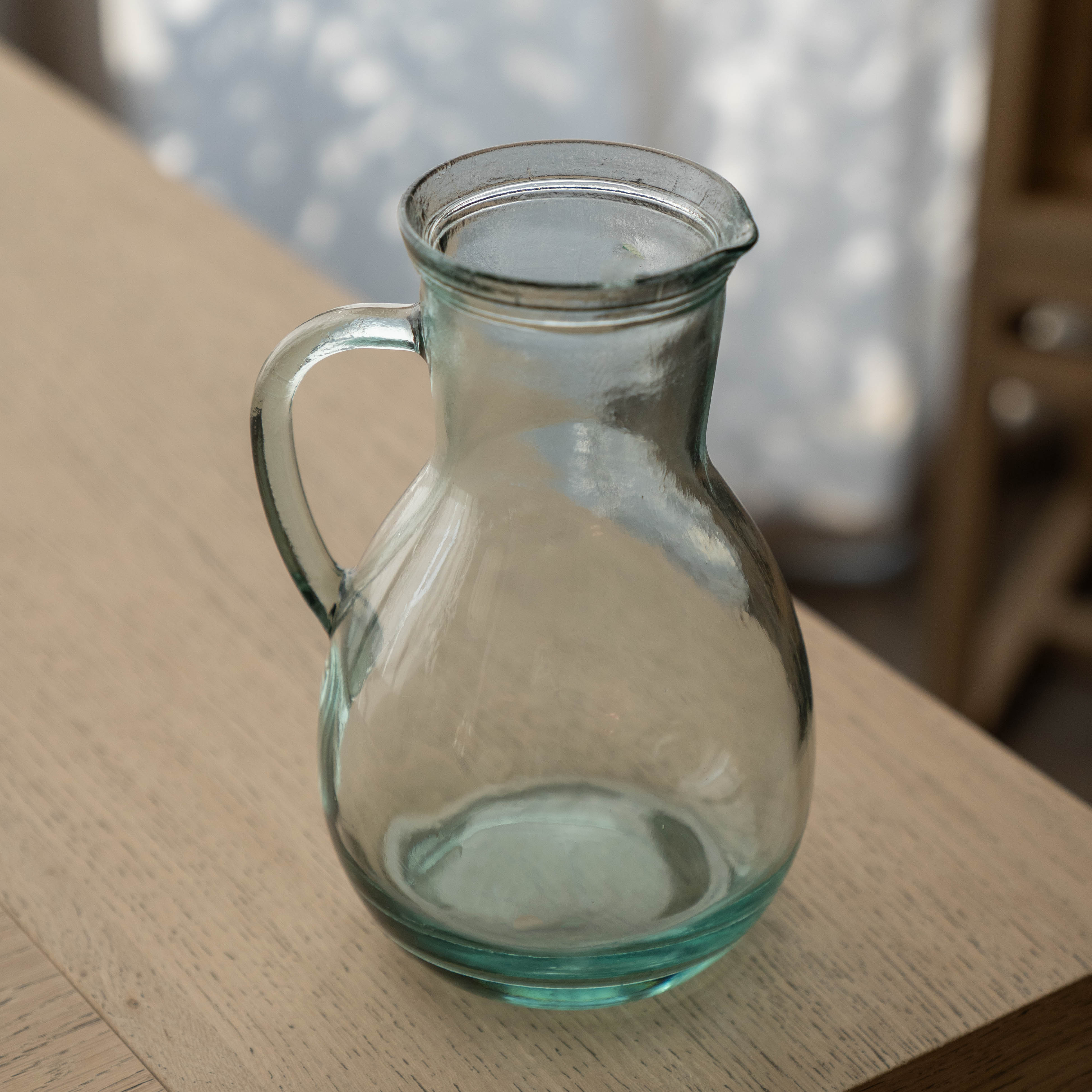 إبريق ماء زجاجي مزخرف باللون الأزرق الكلاسيكي من بلادي | مرطبان 