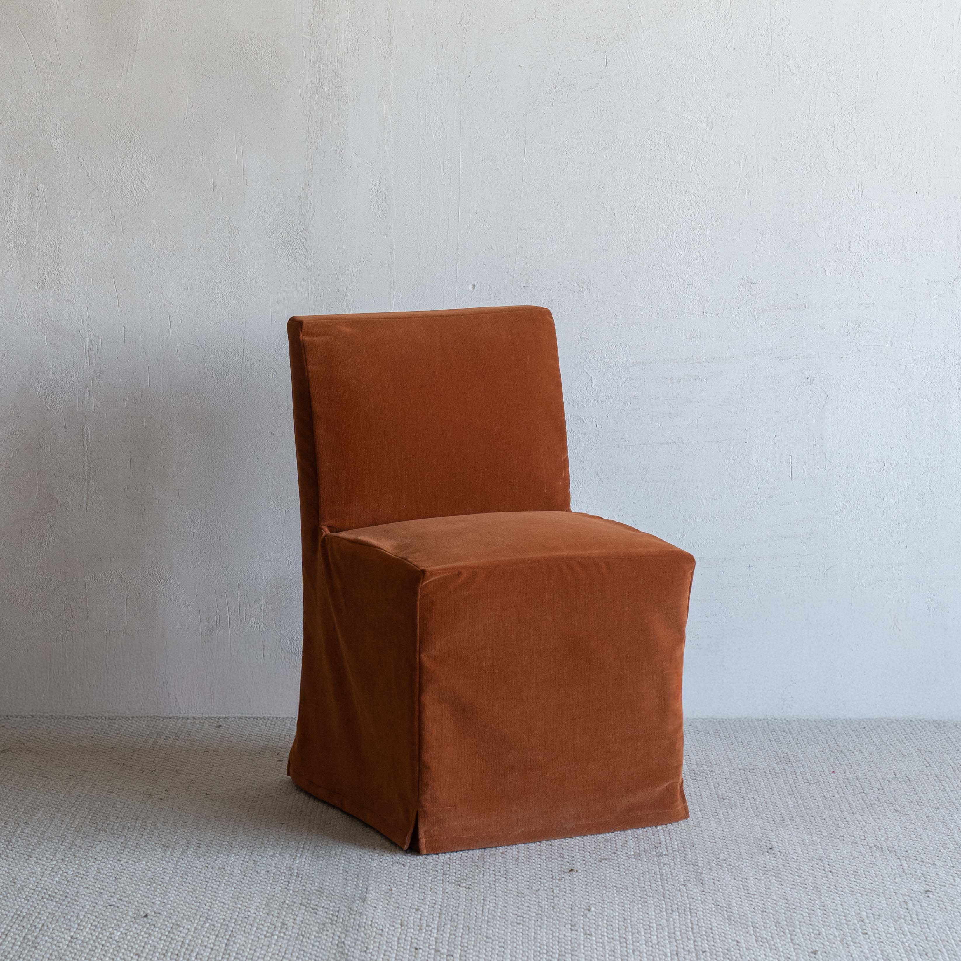 كرسي طعام إميلي