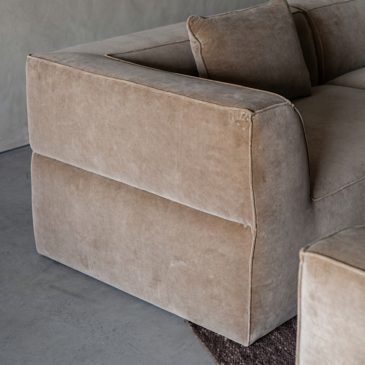 Ezra Modern Velvet Sectional | Modular Sofa - Mustard