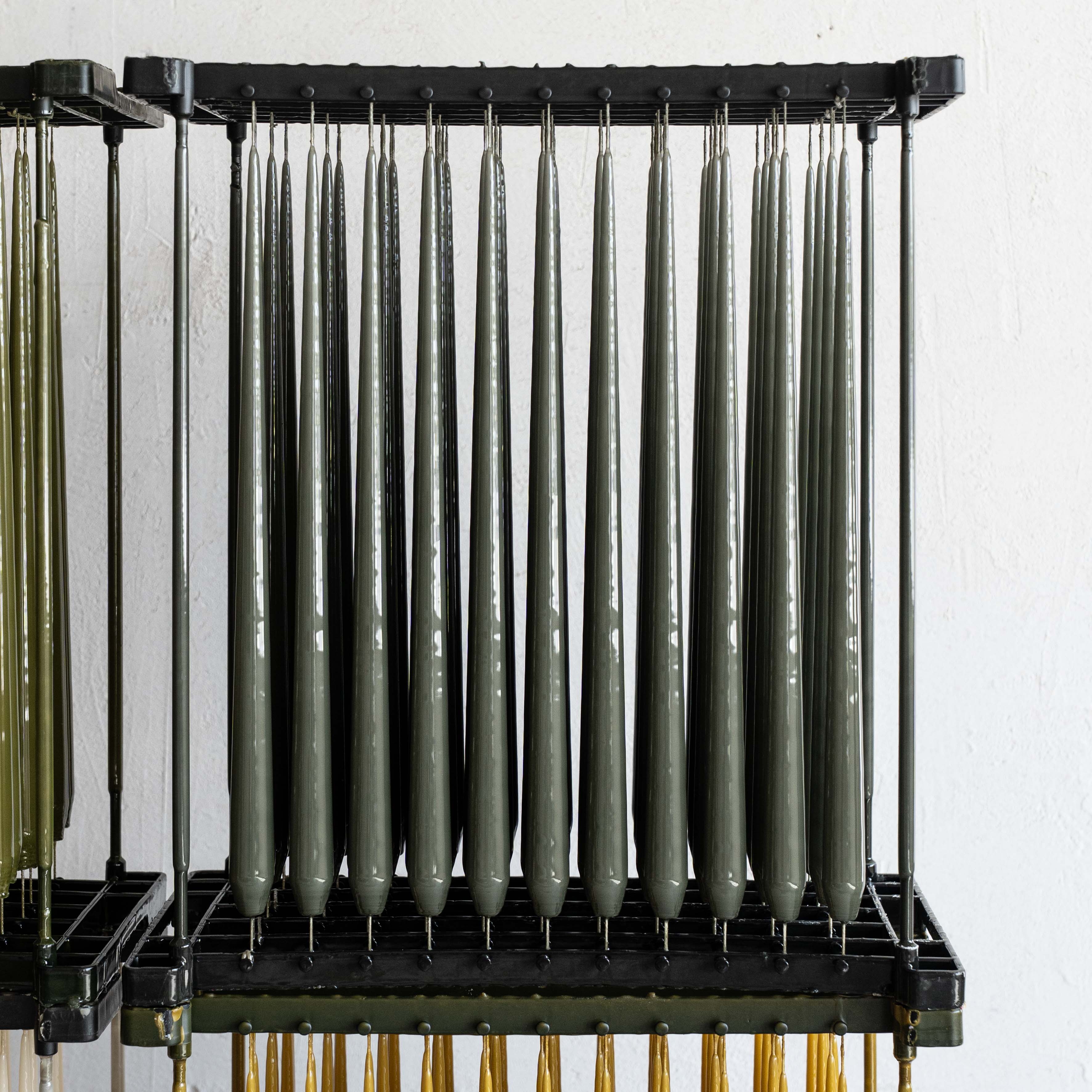 مجموعة شموع زينيا النحاسية البنية غير المعطرة (4 قطع) 