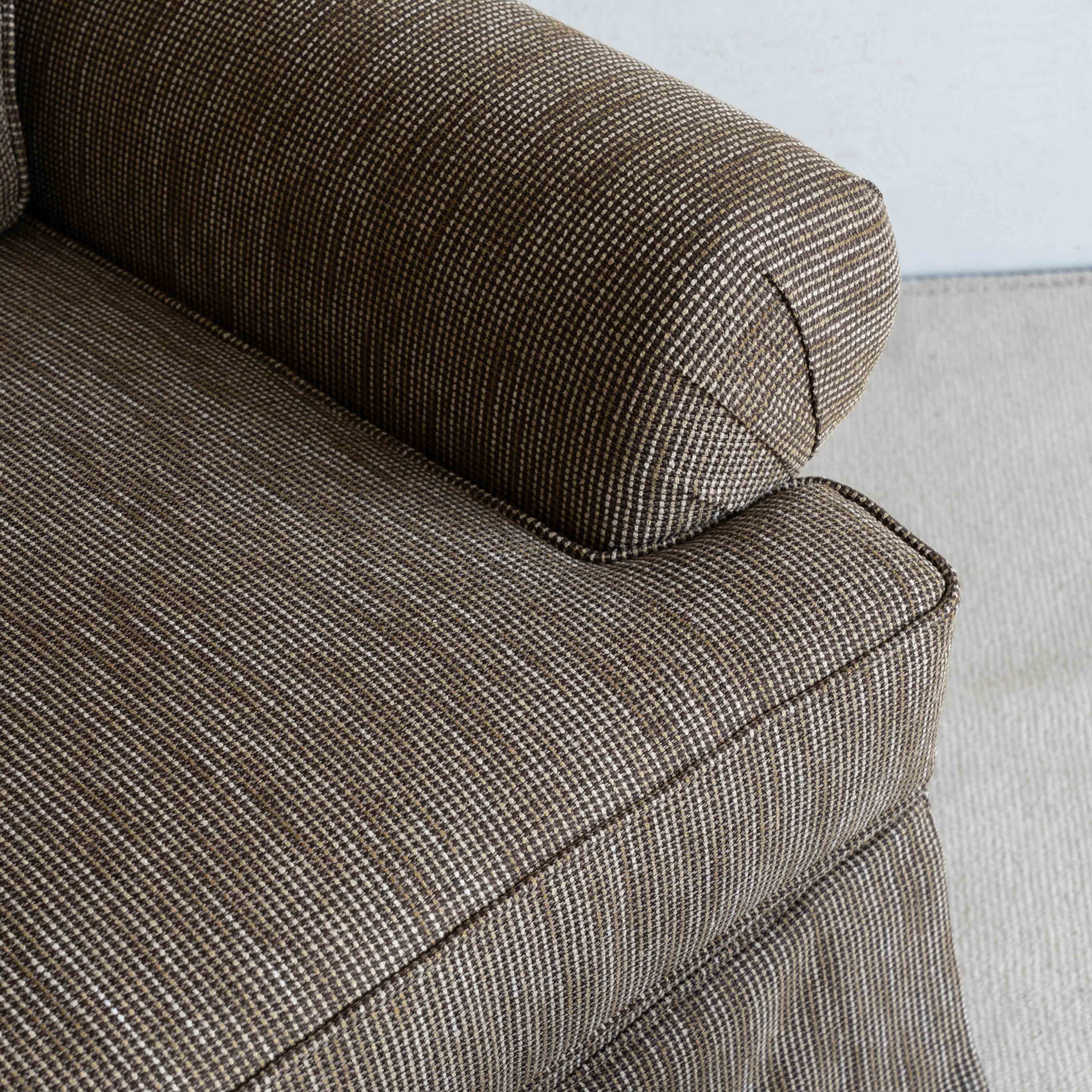 كرسي بذراعين كلاسيكي معاصر مستوحى من فيلم العراب - بني 