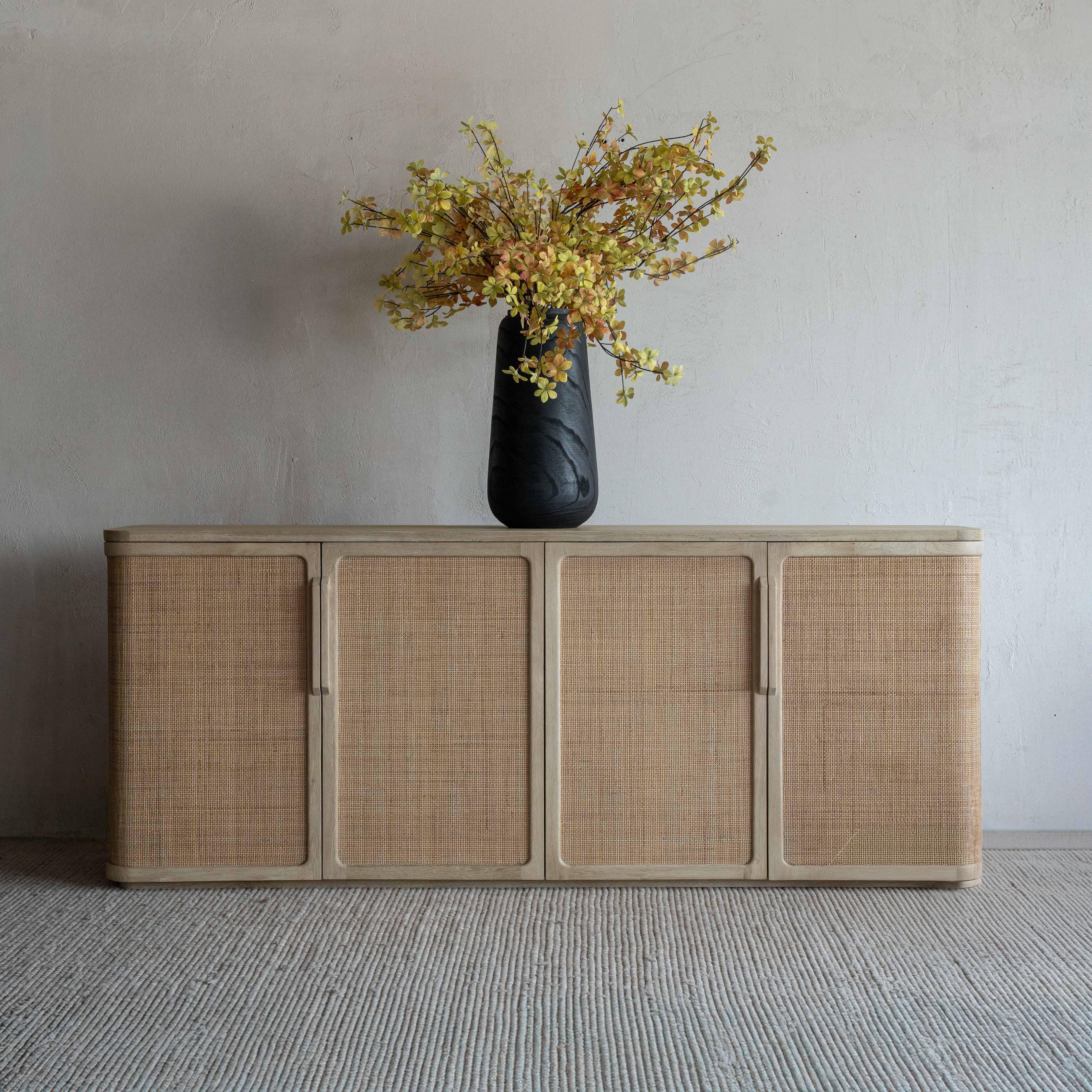 وحدة تلفزيون من خشب الدردار بتصميم عتيق على شكل عرش - كبيرة 