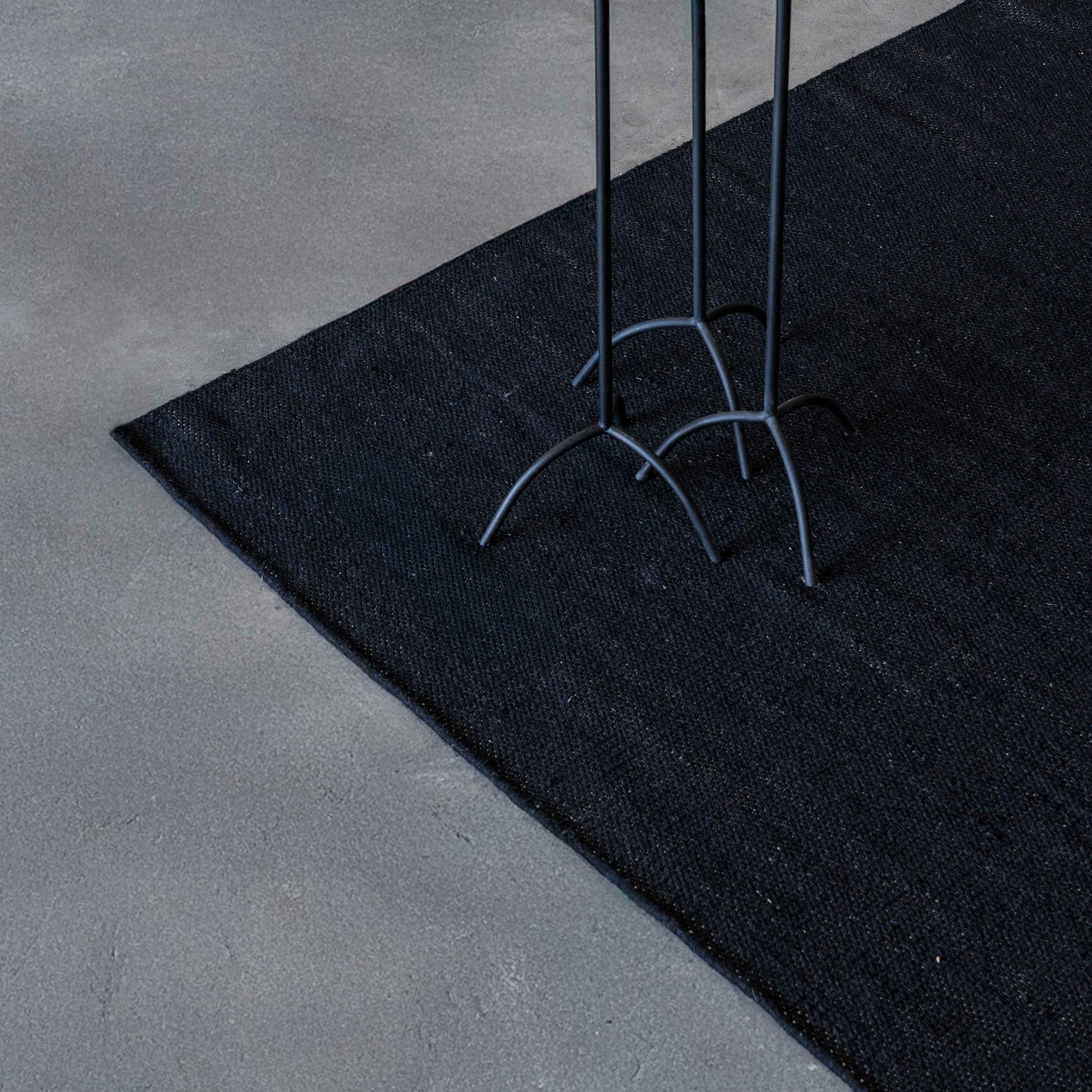 Lava Black Rust Handcrafted Wool Rug