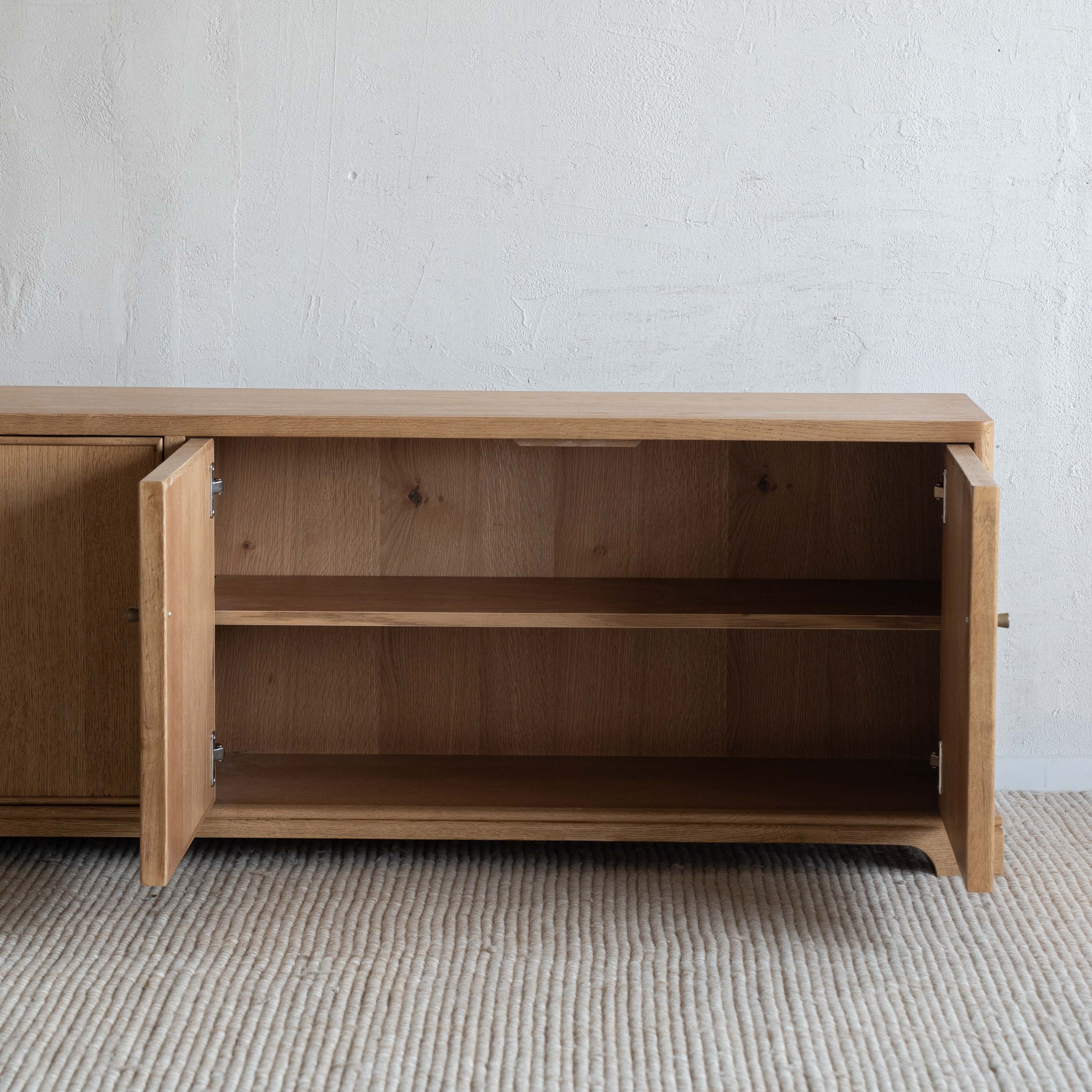 وحدة تلفزيون من خشب الدردار بتصميم عتيق على شكل عرش - كبيرة 