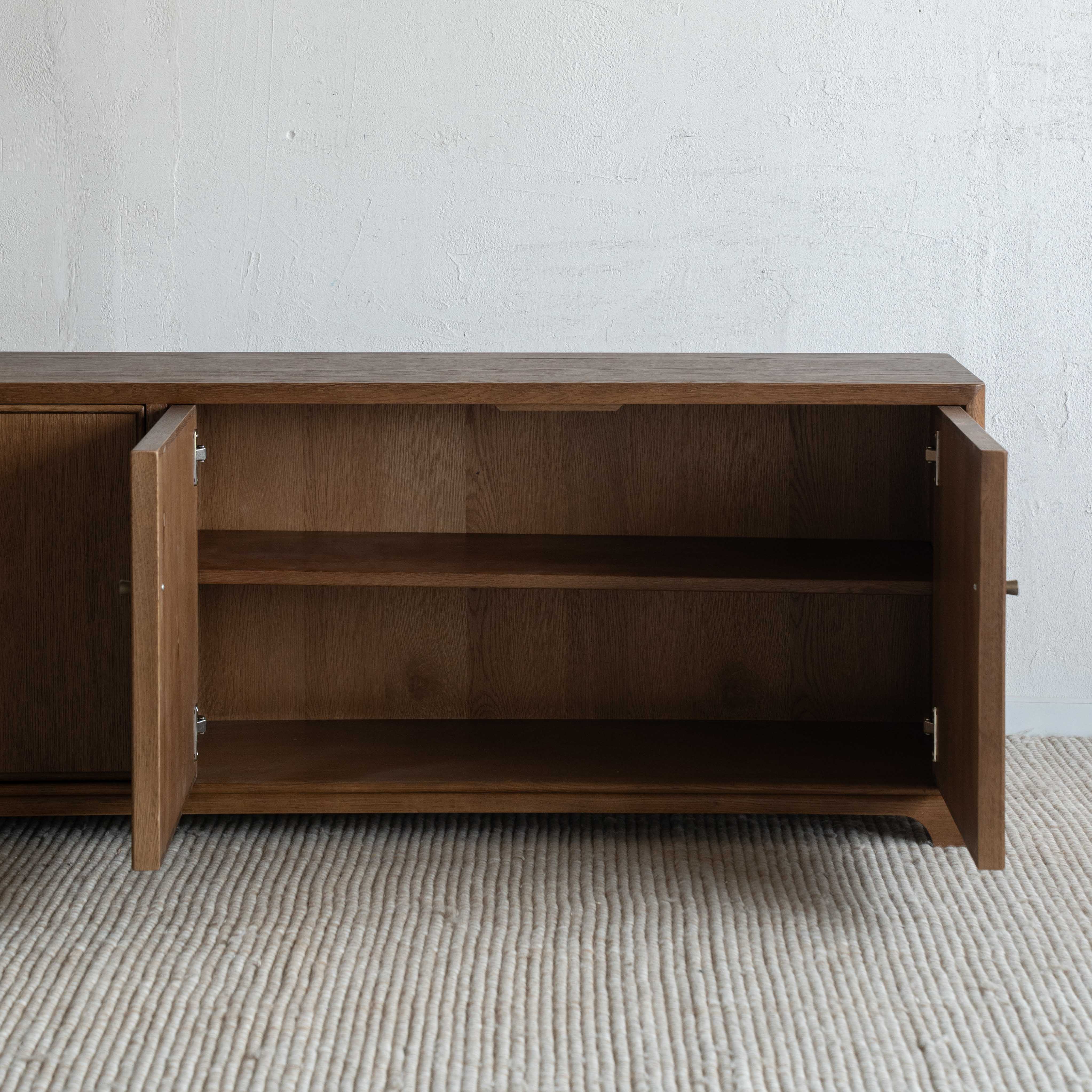 وحدة تلفزيون من خشب الدردار بتصميم عتيق على شكل عرش - كبيرة 