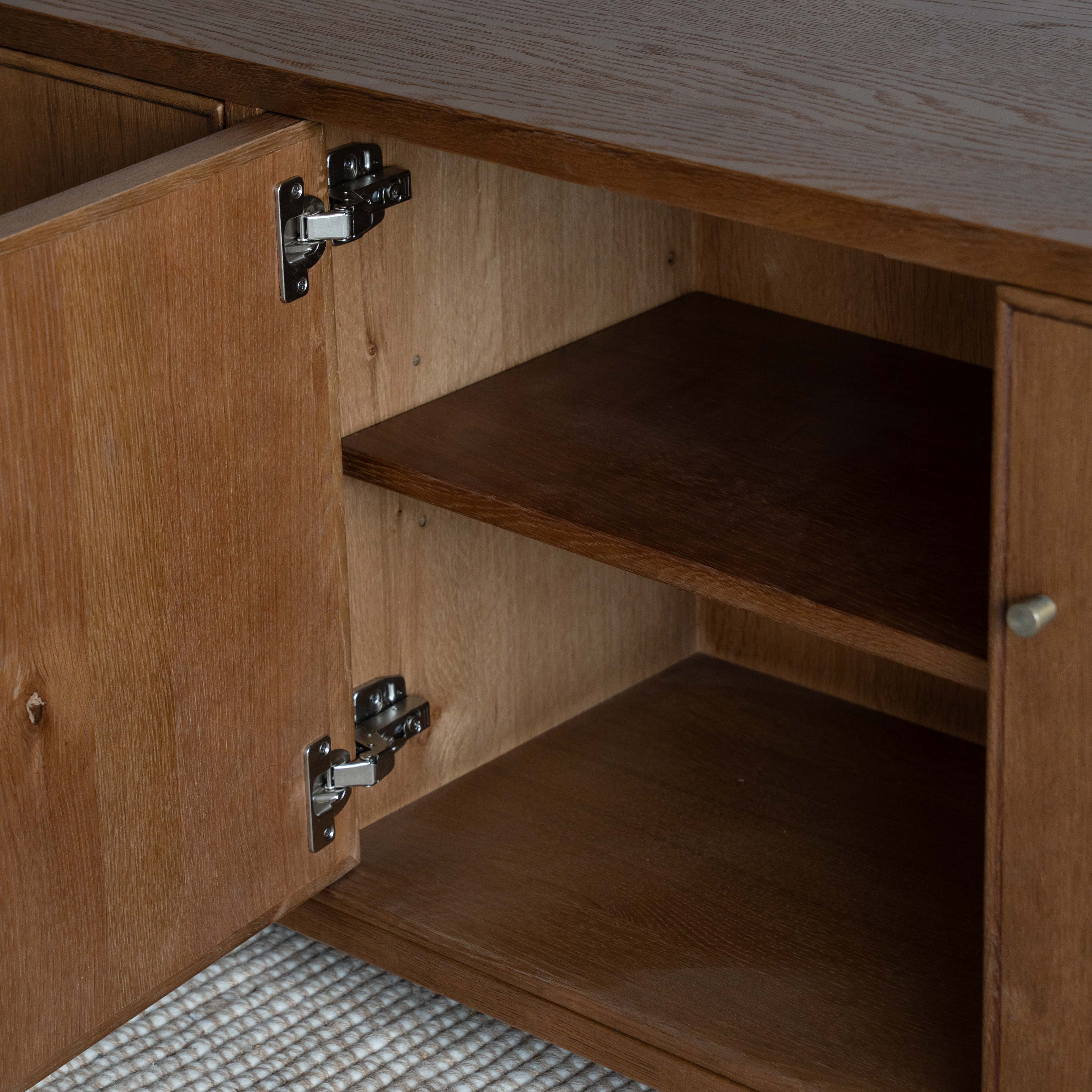 وحدة تلفزيون من خشب الدردار بتصميم عتيق على شكل عرش - كبيرة 