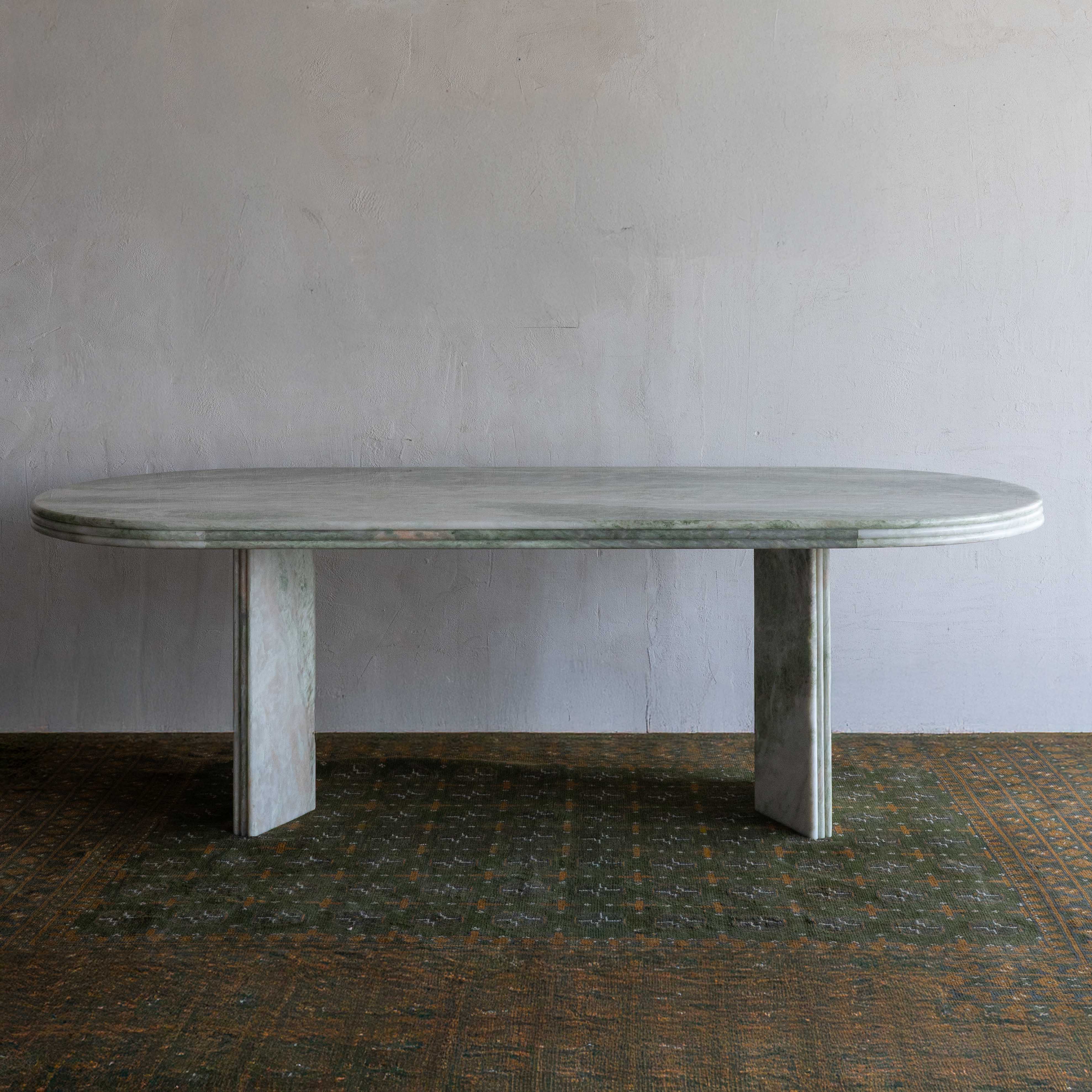 طاولة طعام فاخرة من رخام العقيق الأسود الكبير