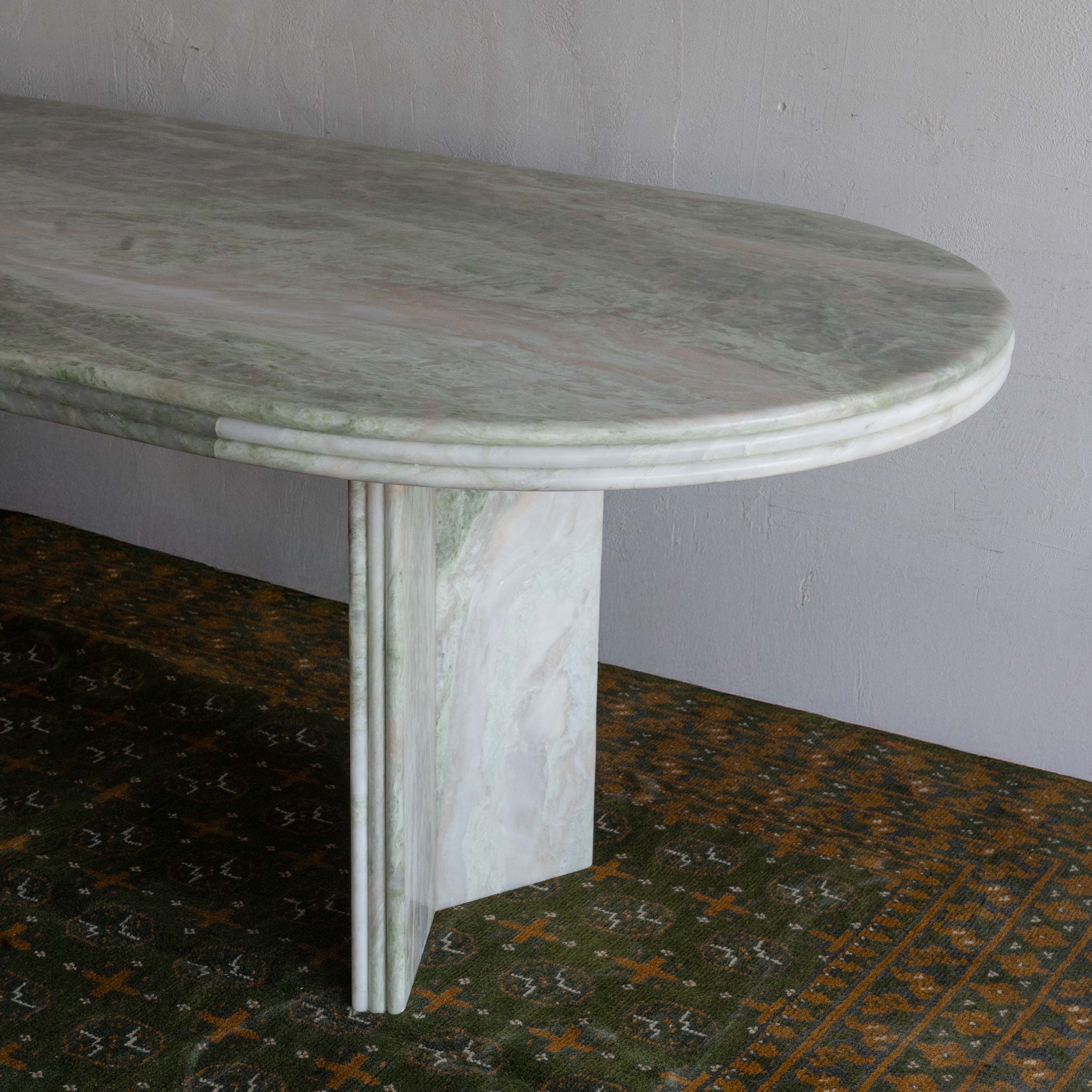 طاولة طعام فاخرة من رخام العقيق الأسود الكبير