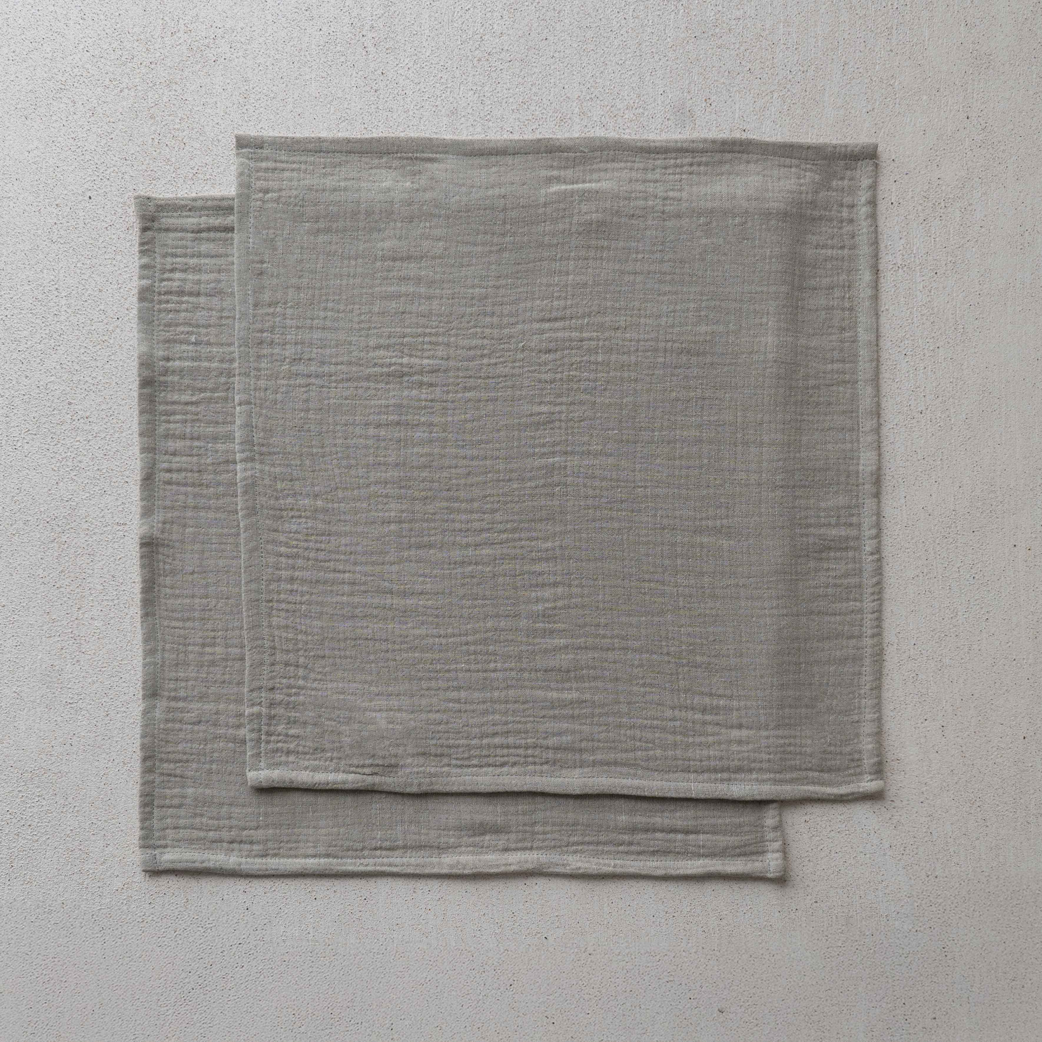 مجموعة مناديل طاولة منقوشة مكونة من قطعتين - رمادي