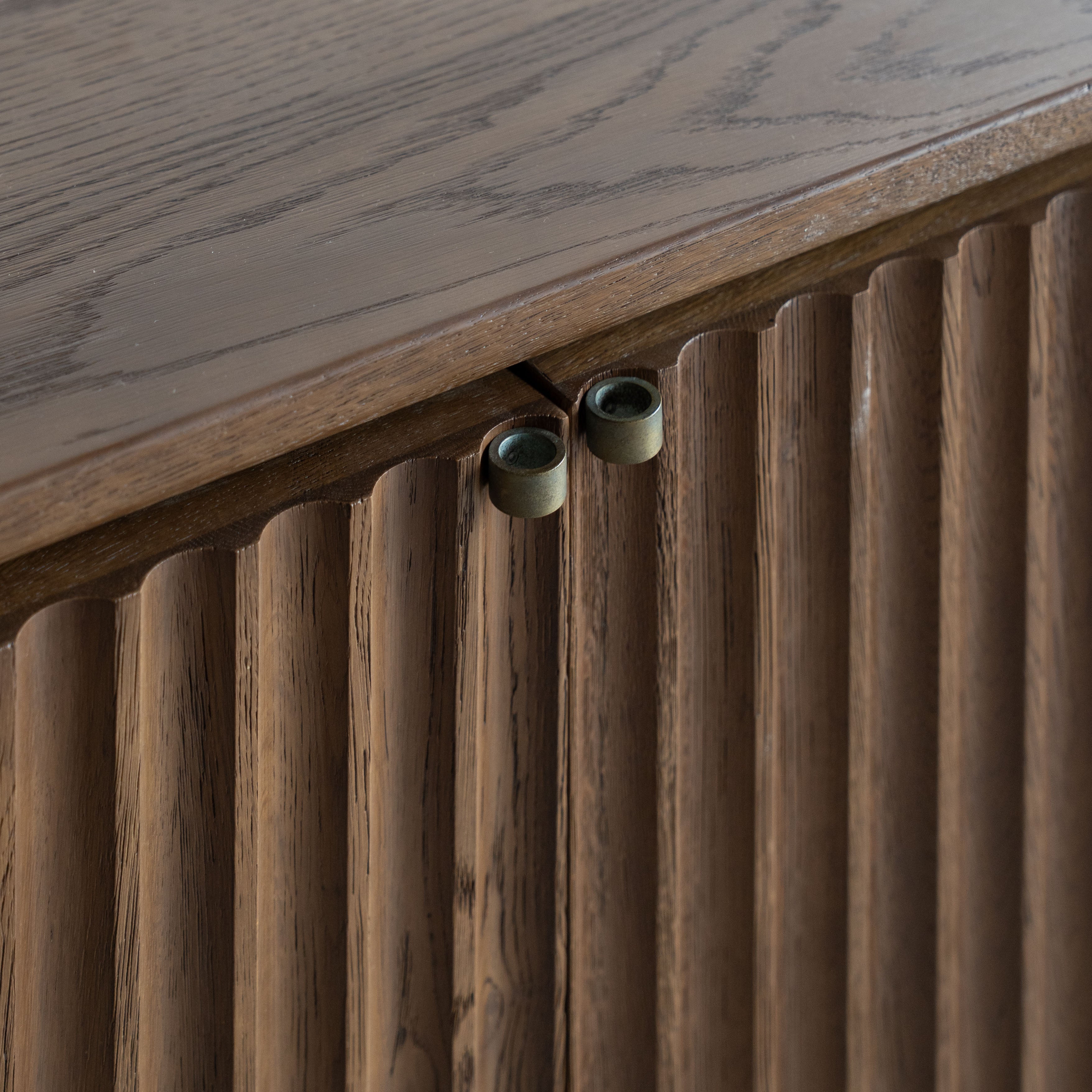 خزانة جانبية عصرية من الخشب الصلب من جيسا | خزانة تخزين 