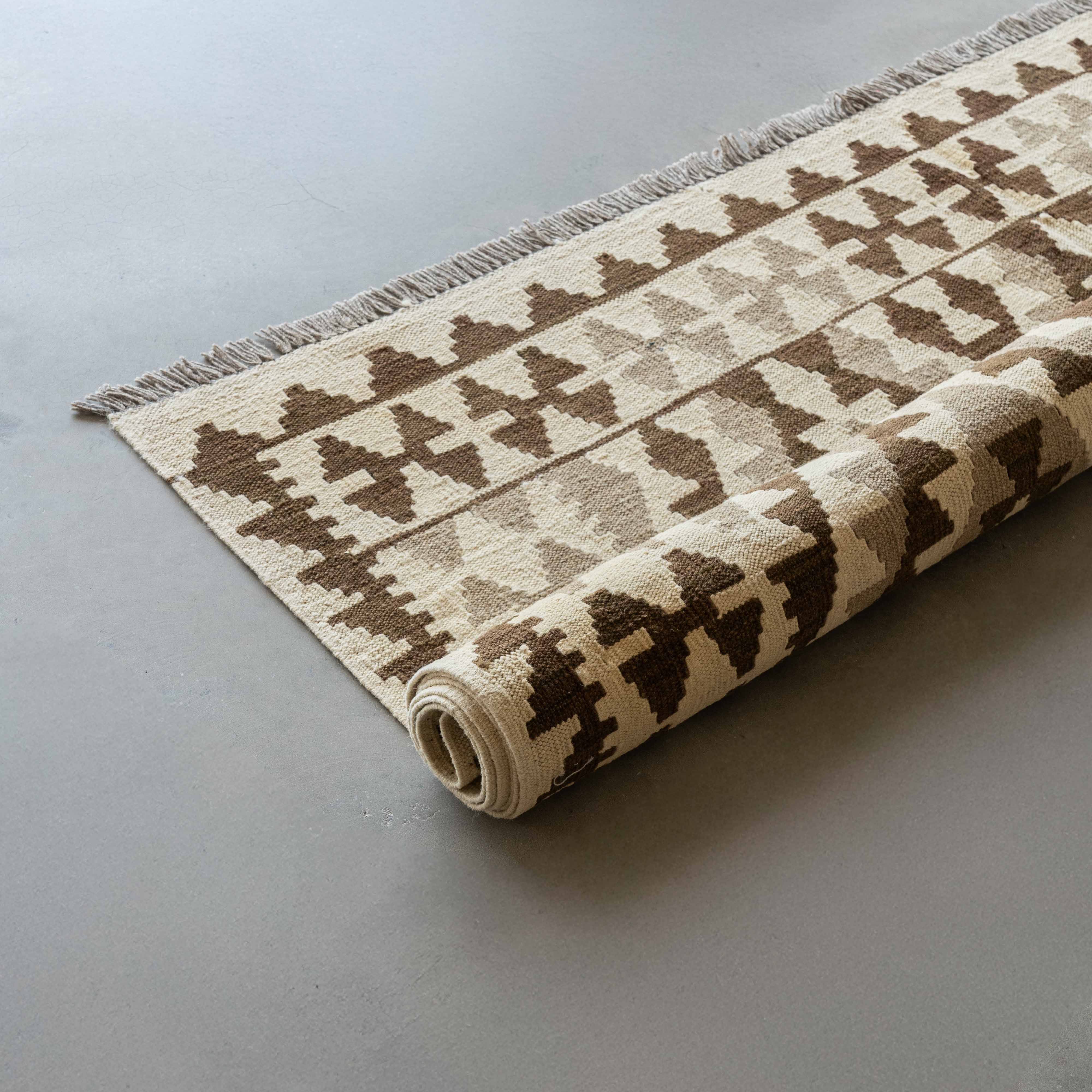 Agadir Handcrafted Classic Vintage Wool Kilim Beige Rug