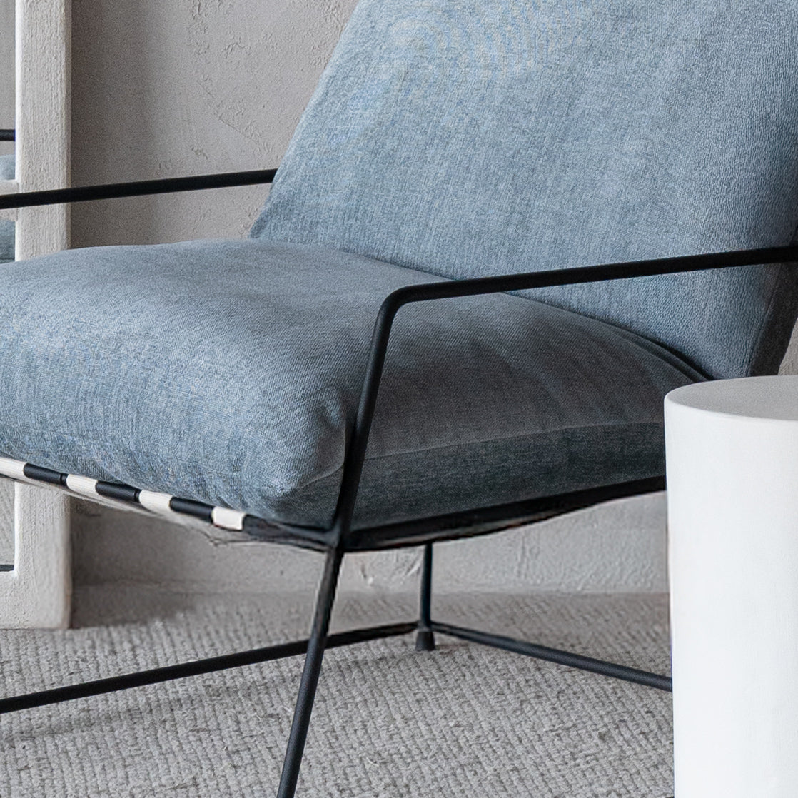 Novato Comfortable Relax Lounge Chair - Black Frame