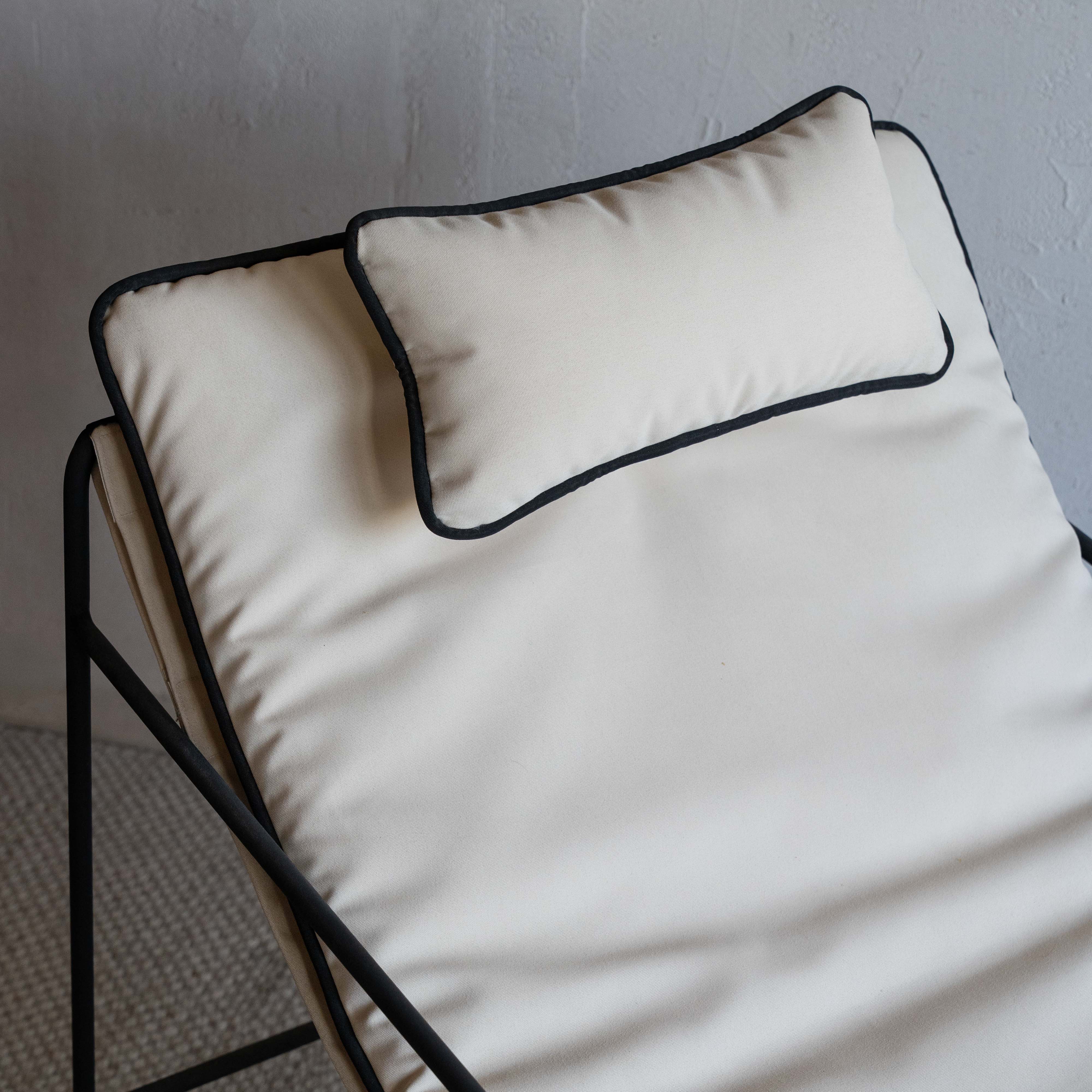 Novato Sun White Lounge Chair