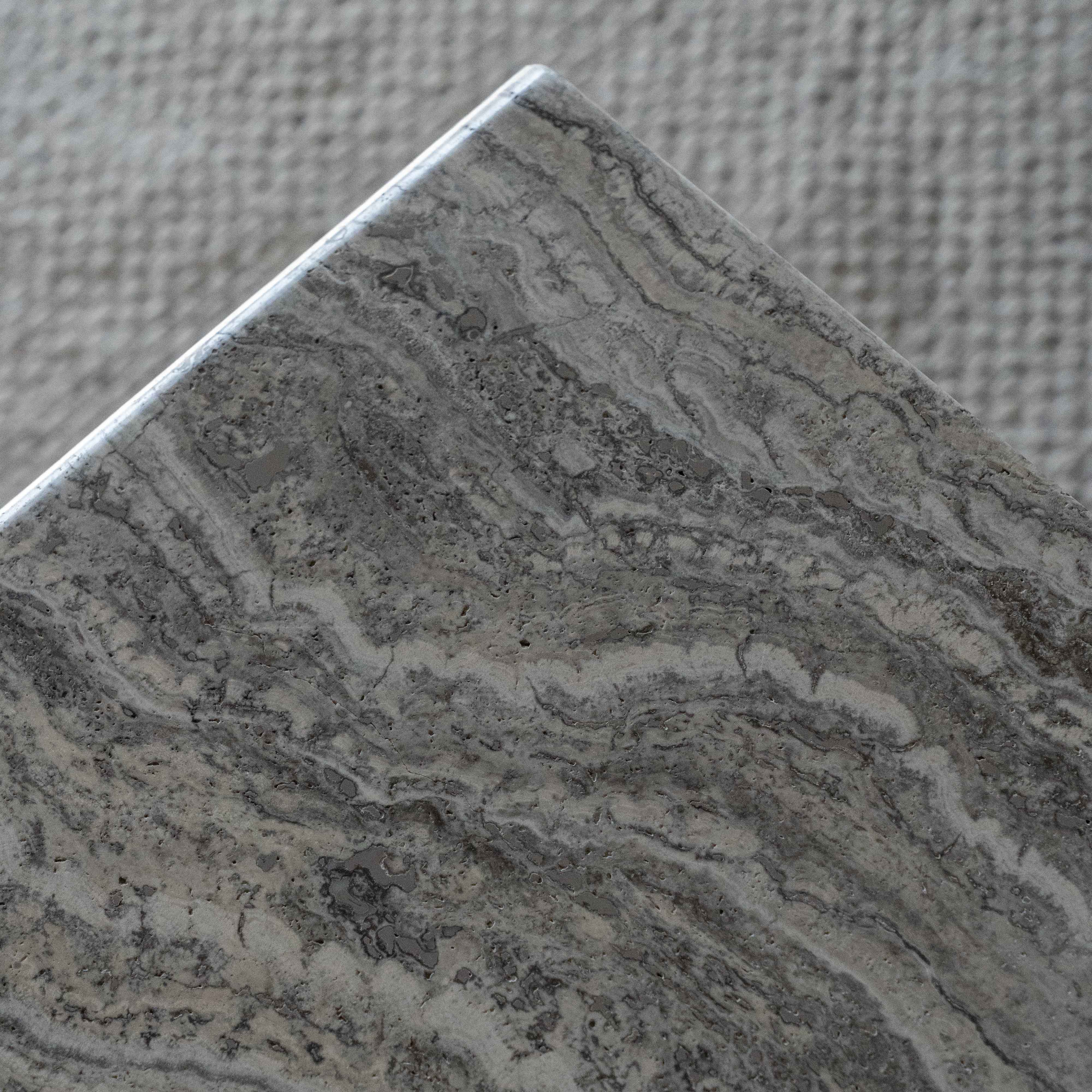 طاولة جانبية للسرير من رخام الترافرتين بلون بيج