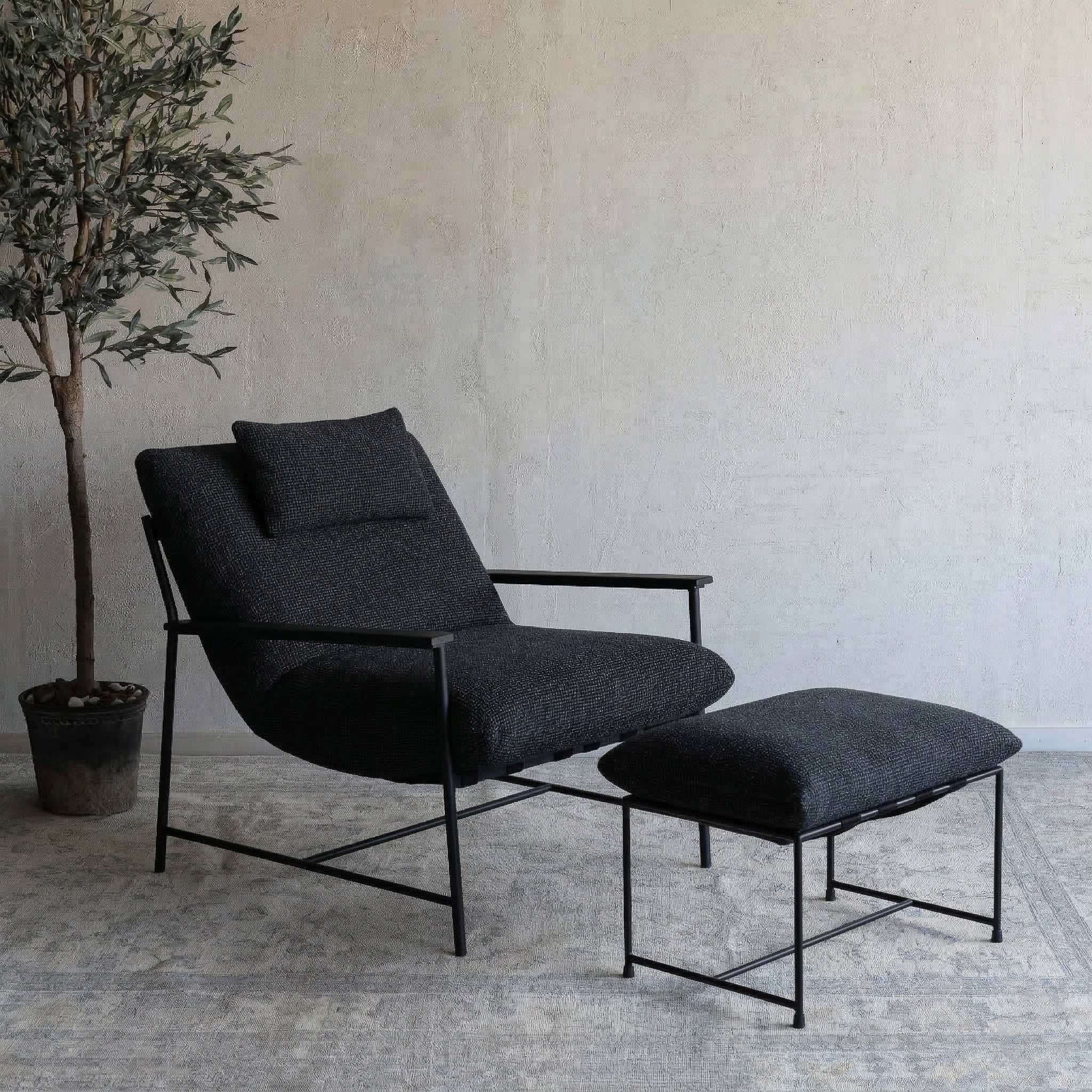 Pavia Modern Lounge Chair With Headrest - Black