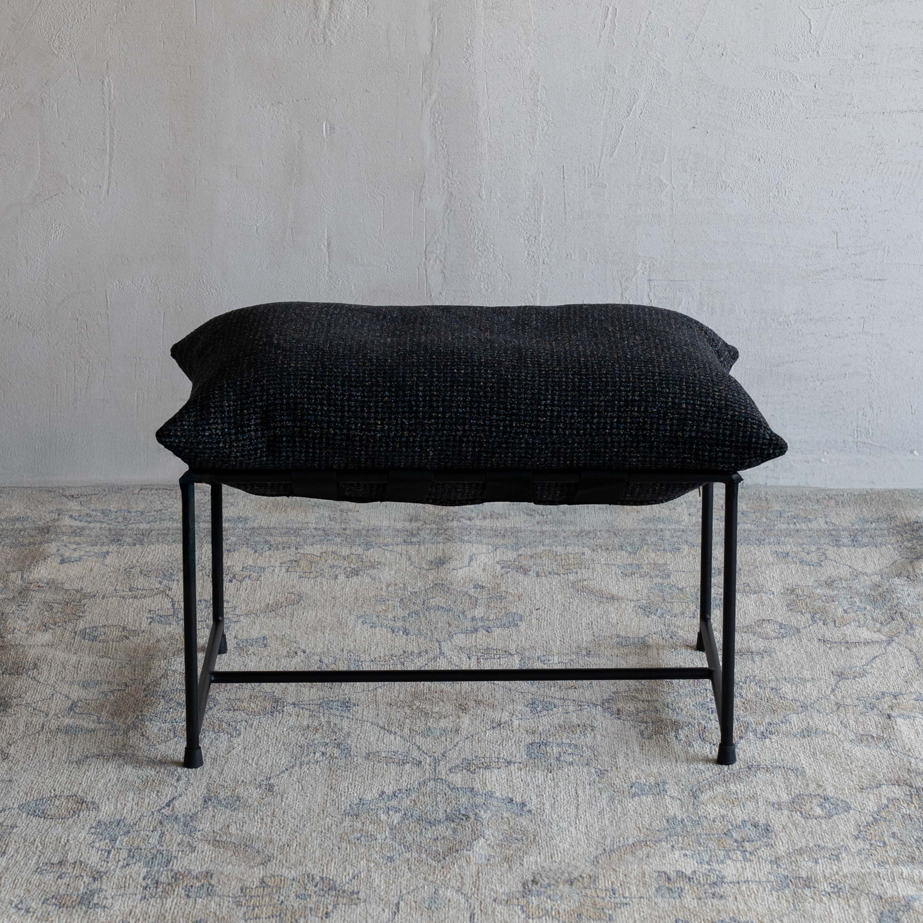 Pavia Modern Lounge Chair With Headrest - Black