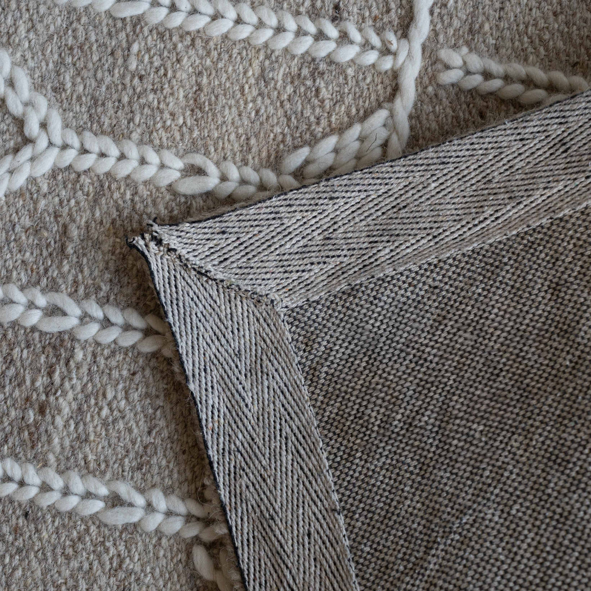 Princess Line Wool Rug – Handcrafted Neutral Elegance | WS Living ...