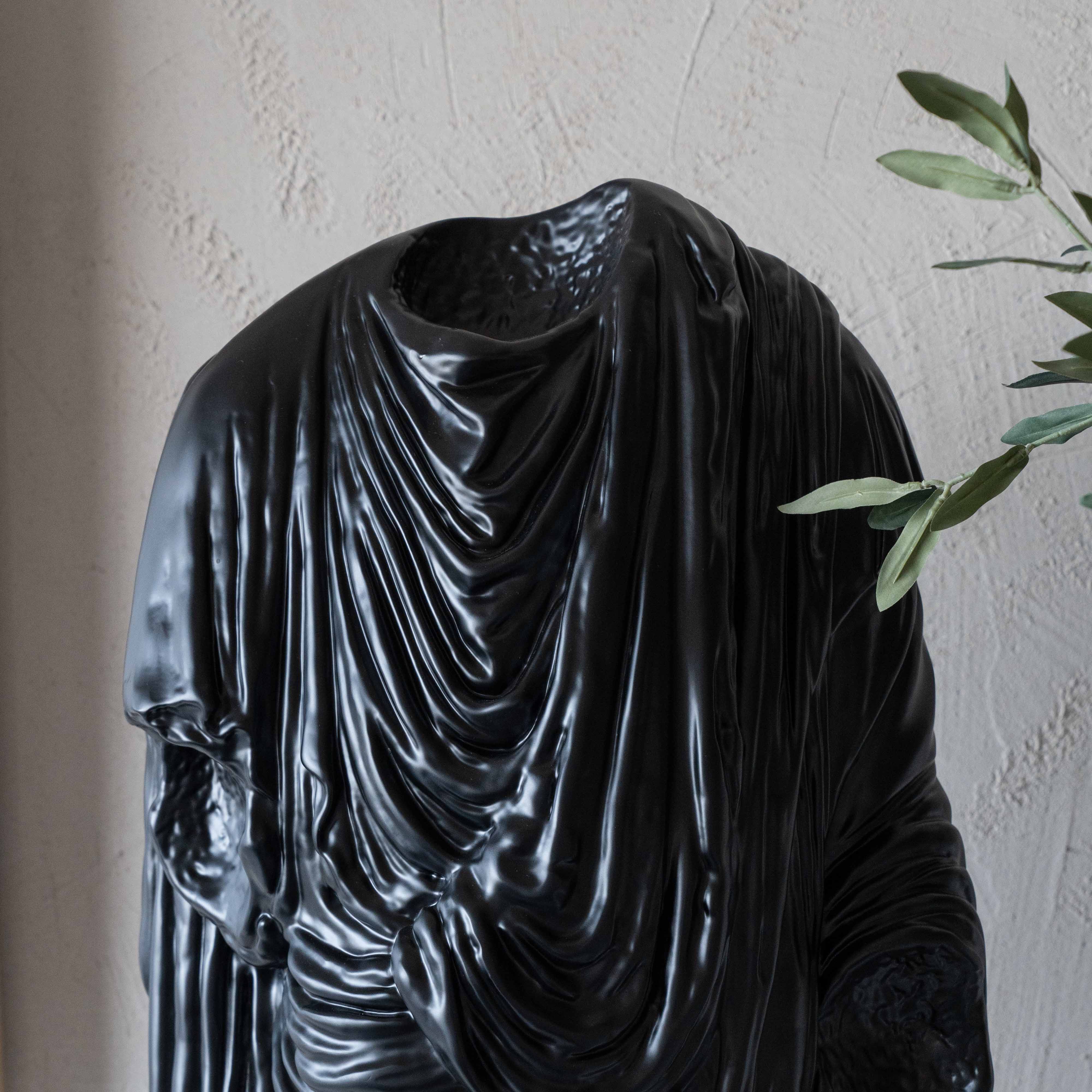 Augusta Decorative Faceless Black Roman Sculpture