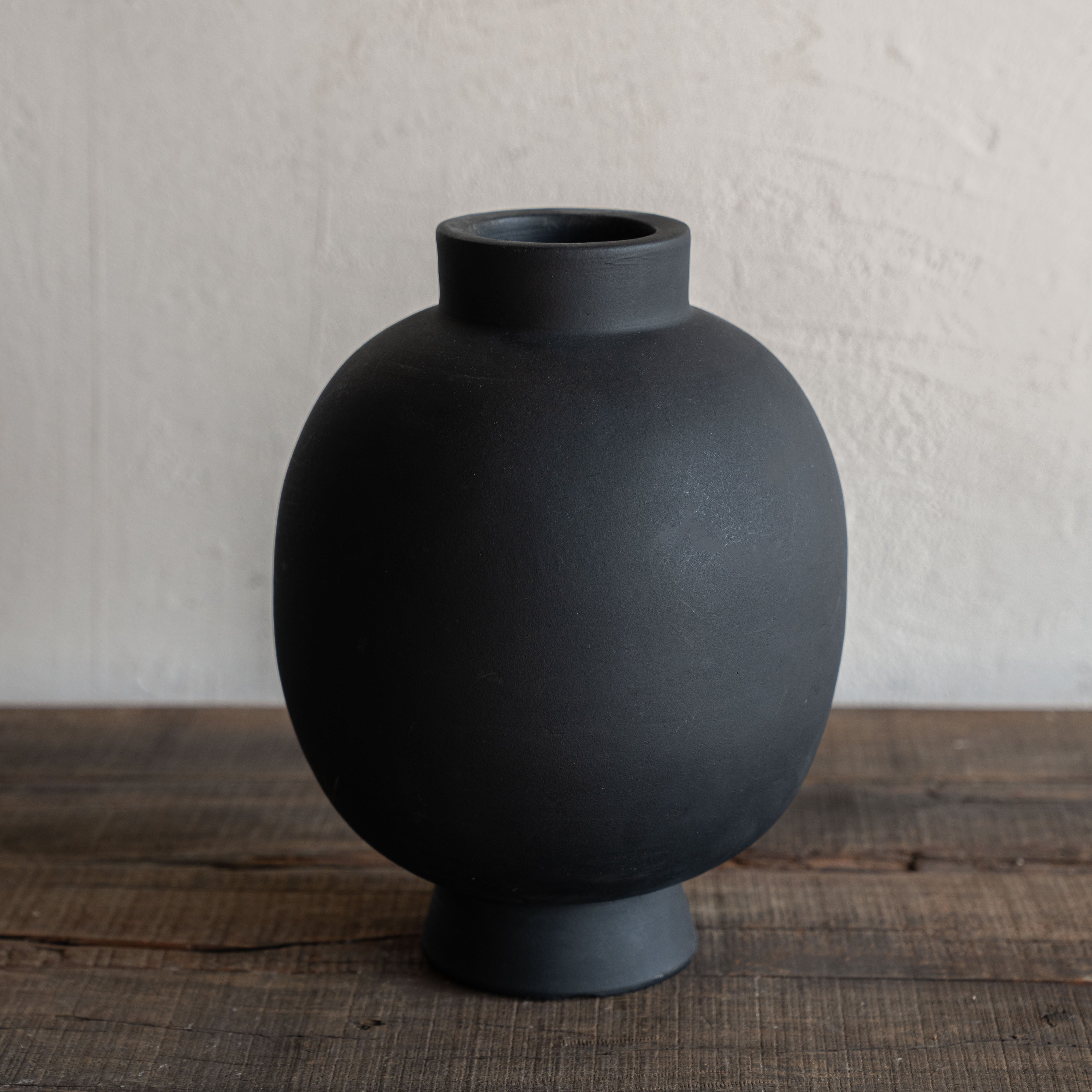 Cuba Black Terracotta Flower Pot | Vase