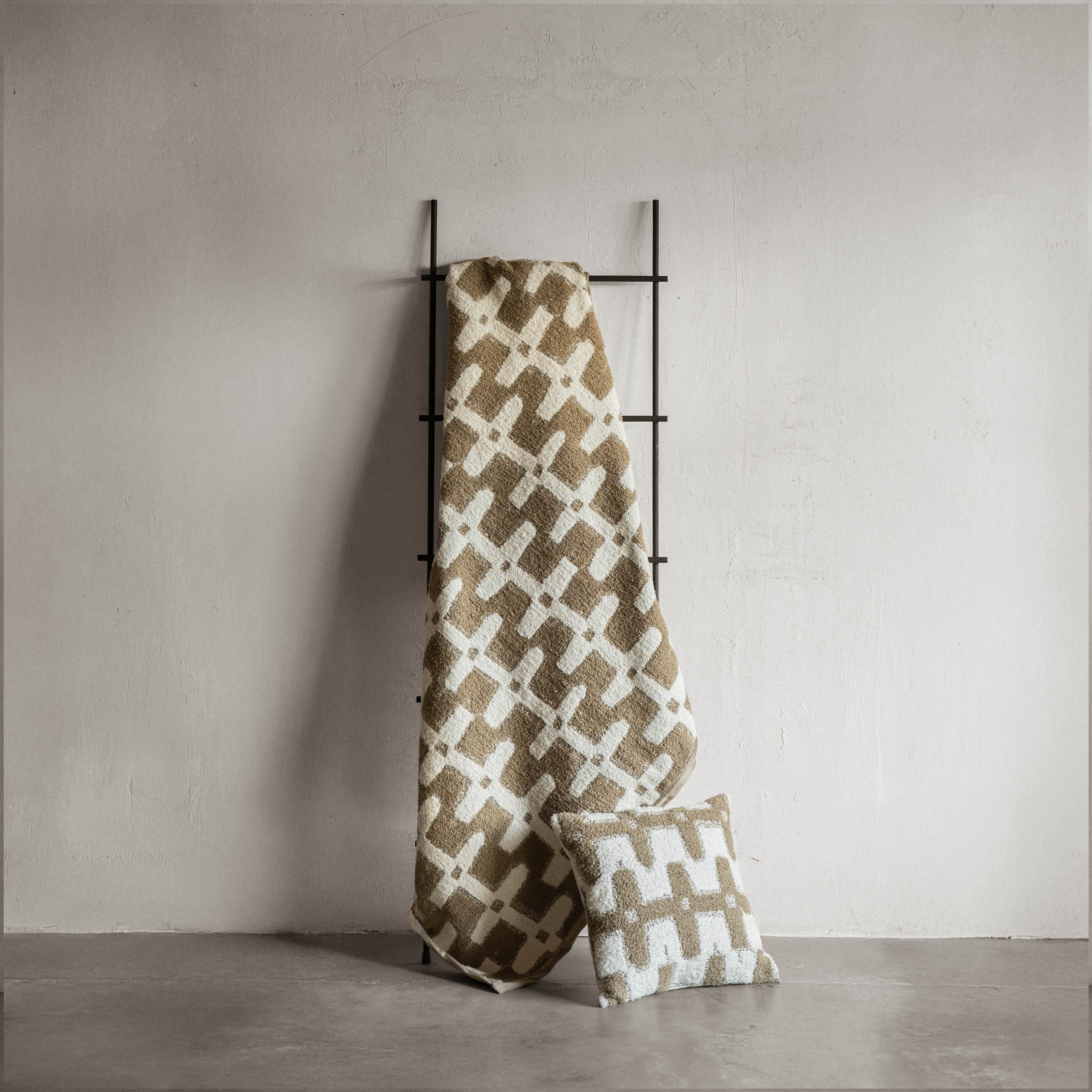 Olive Grove Geometric Throw Blanket - 205x154cm