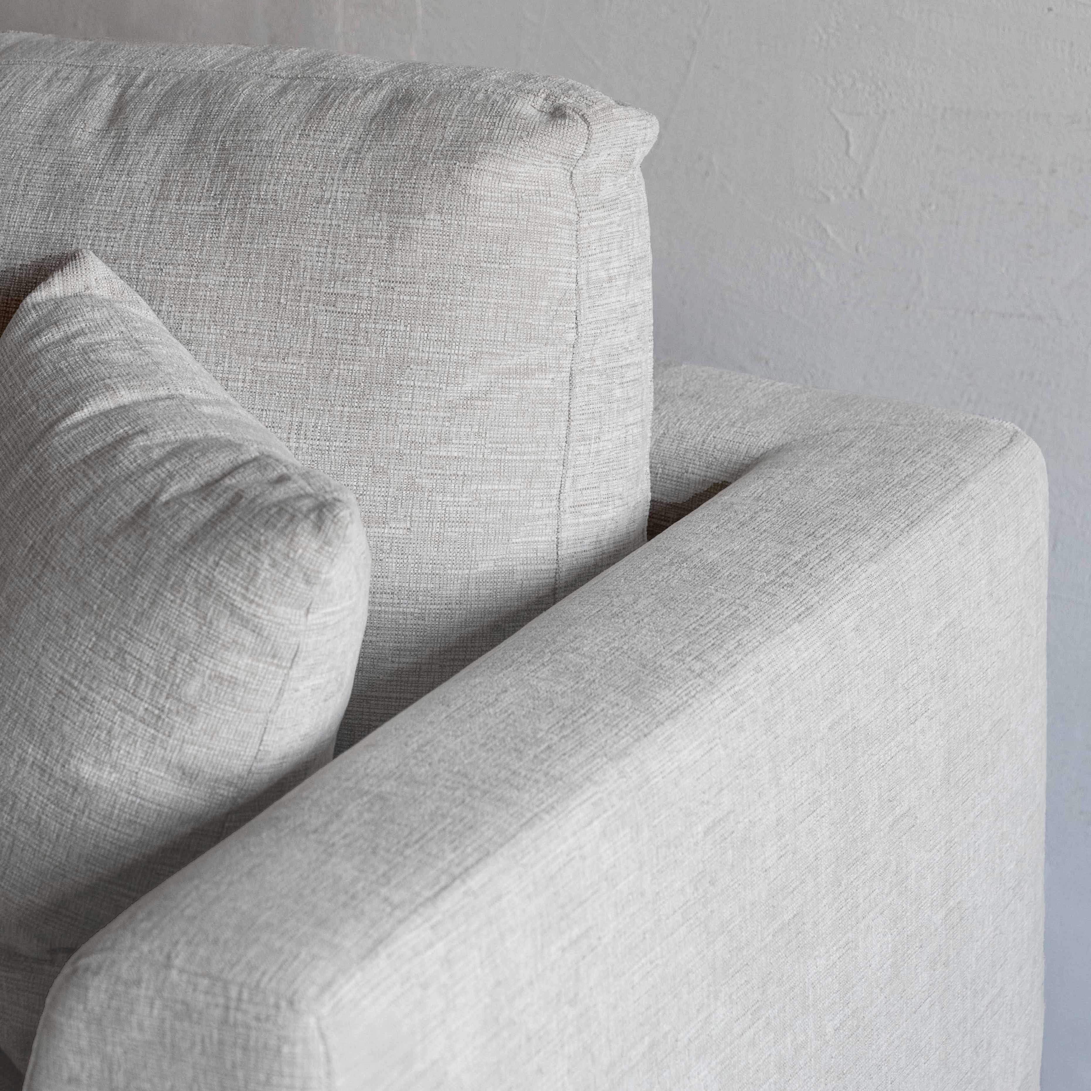 أريكة فالنسيا ثلاثية المقاعد 