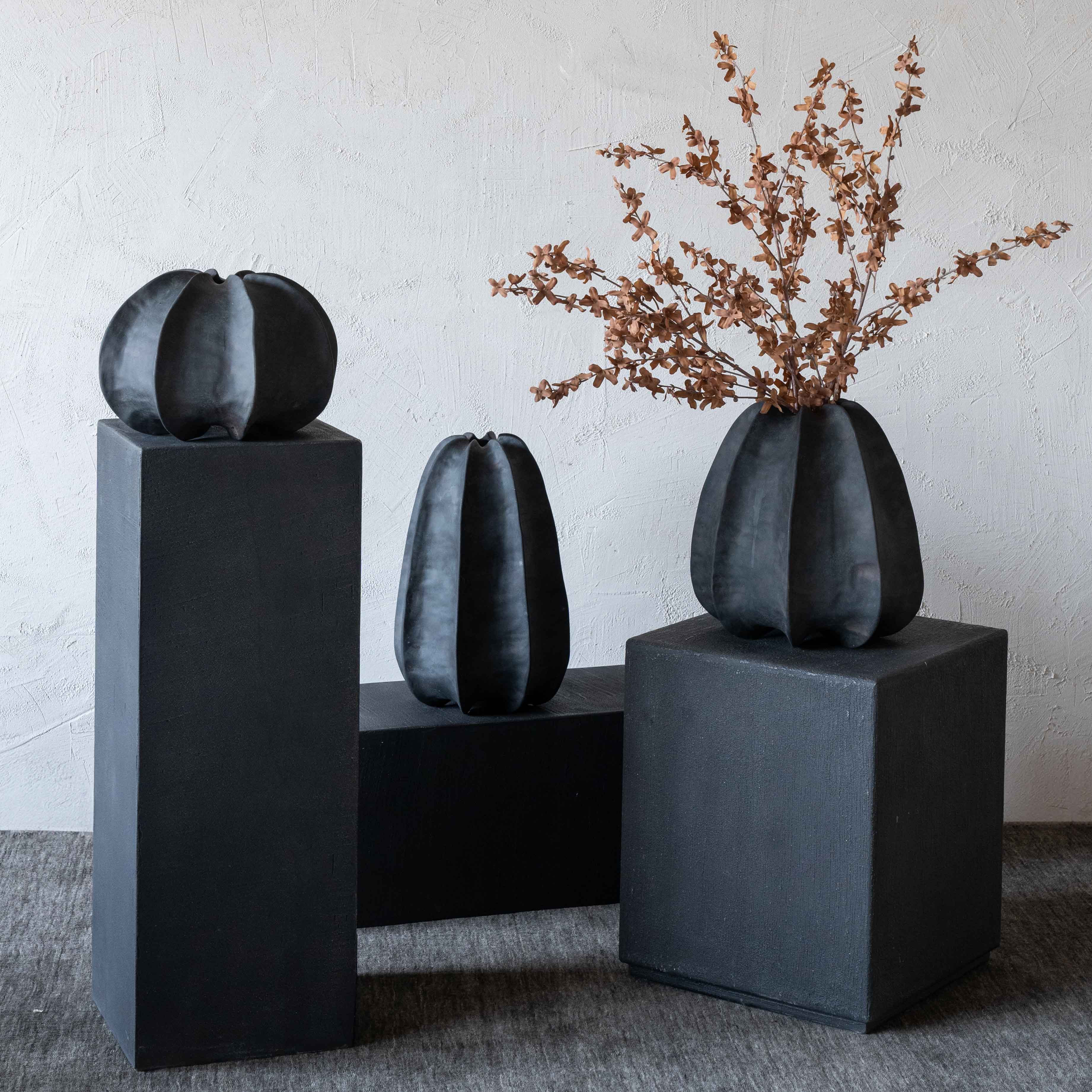 Verdant Decorative Black Vase | Flower Pot - Vase - WS Living - UAE Modern Home Furniture Stores in Dubai