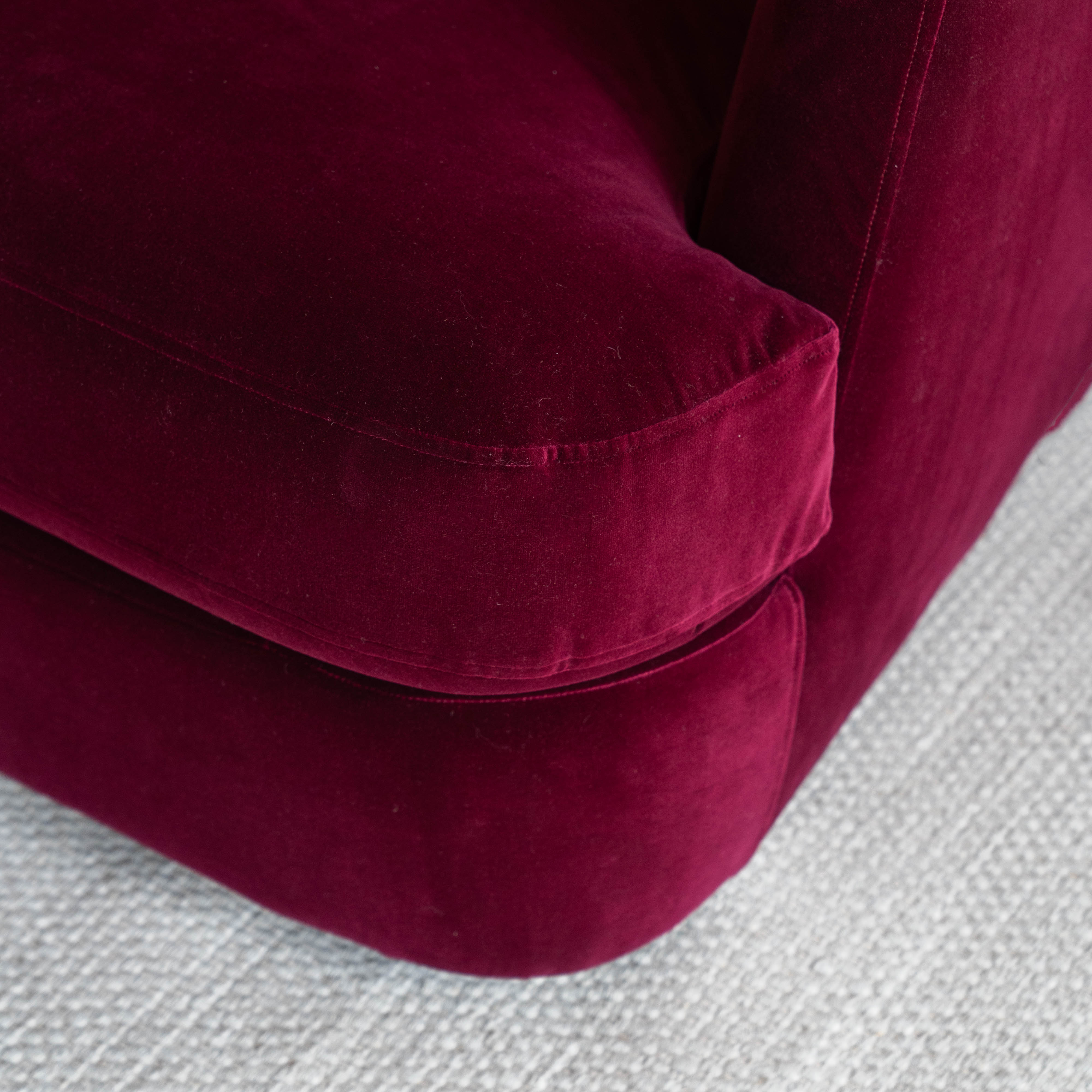 Verona Luxe Classic Cozy Armchair - BURGUNDY