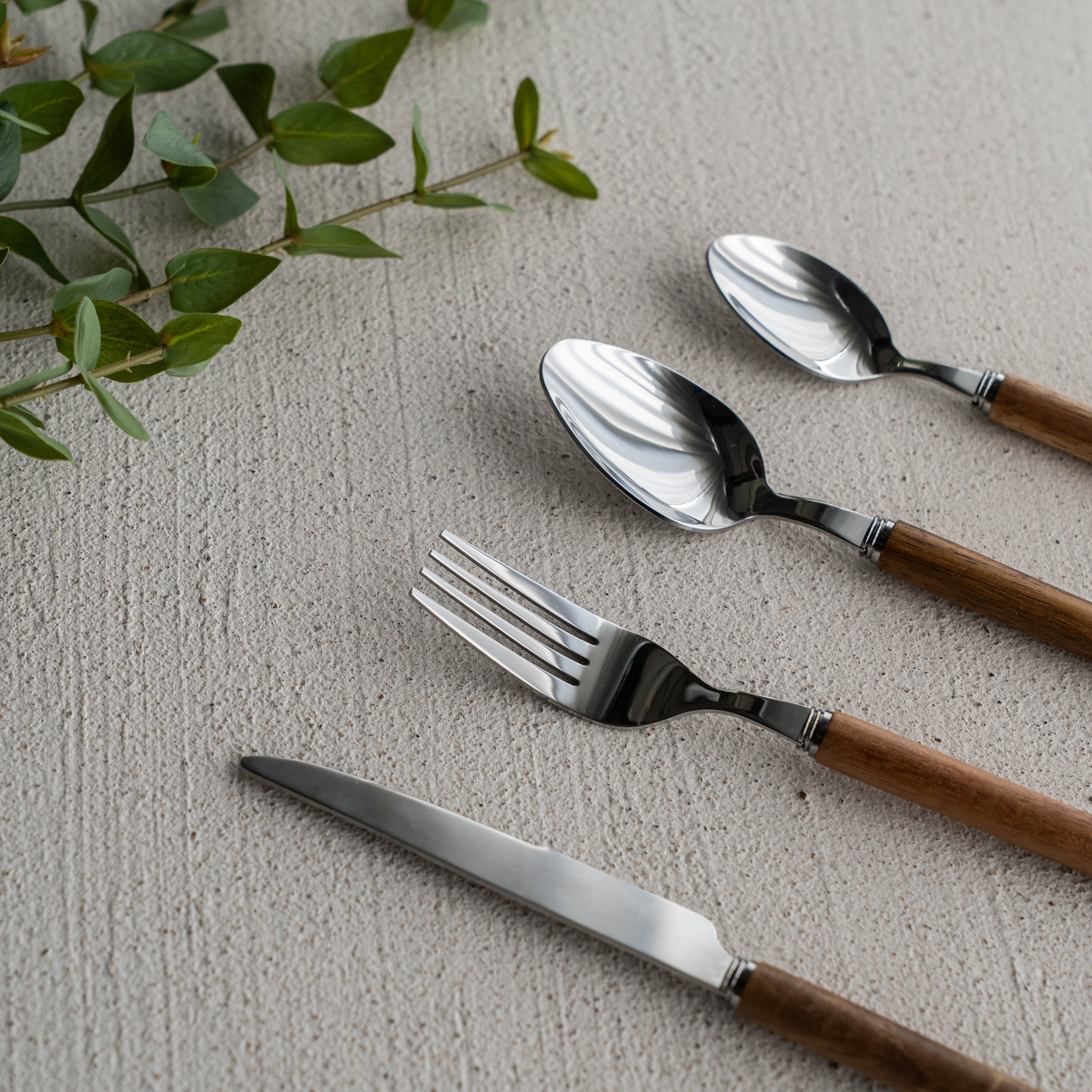 Nostra Wooden Vintage Cutlery Set 16pcs