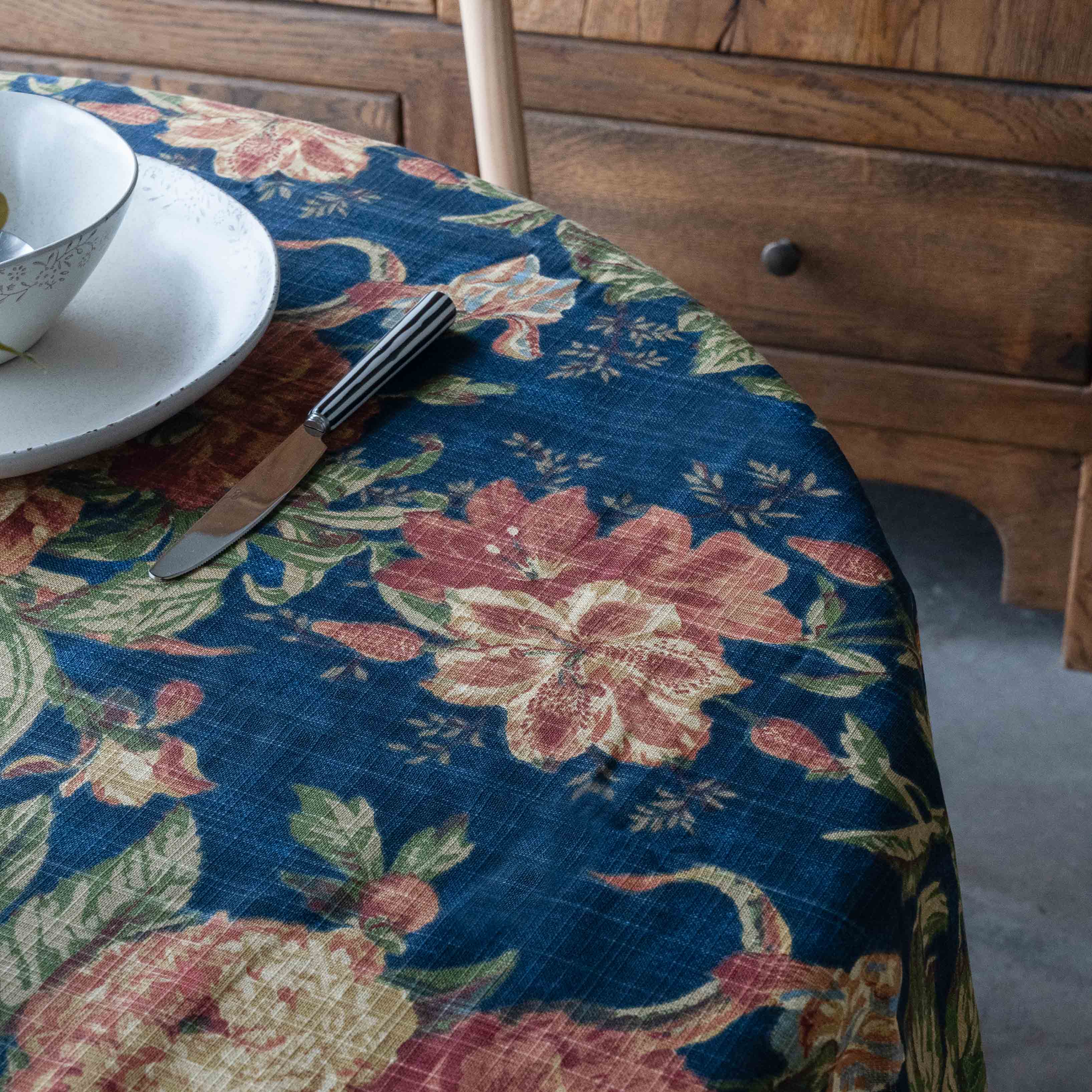 Vintage Lace Pure Cotton Table Cloth - Table Cloth - WS Living - UAE Home Furniture Stores in Dubai