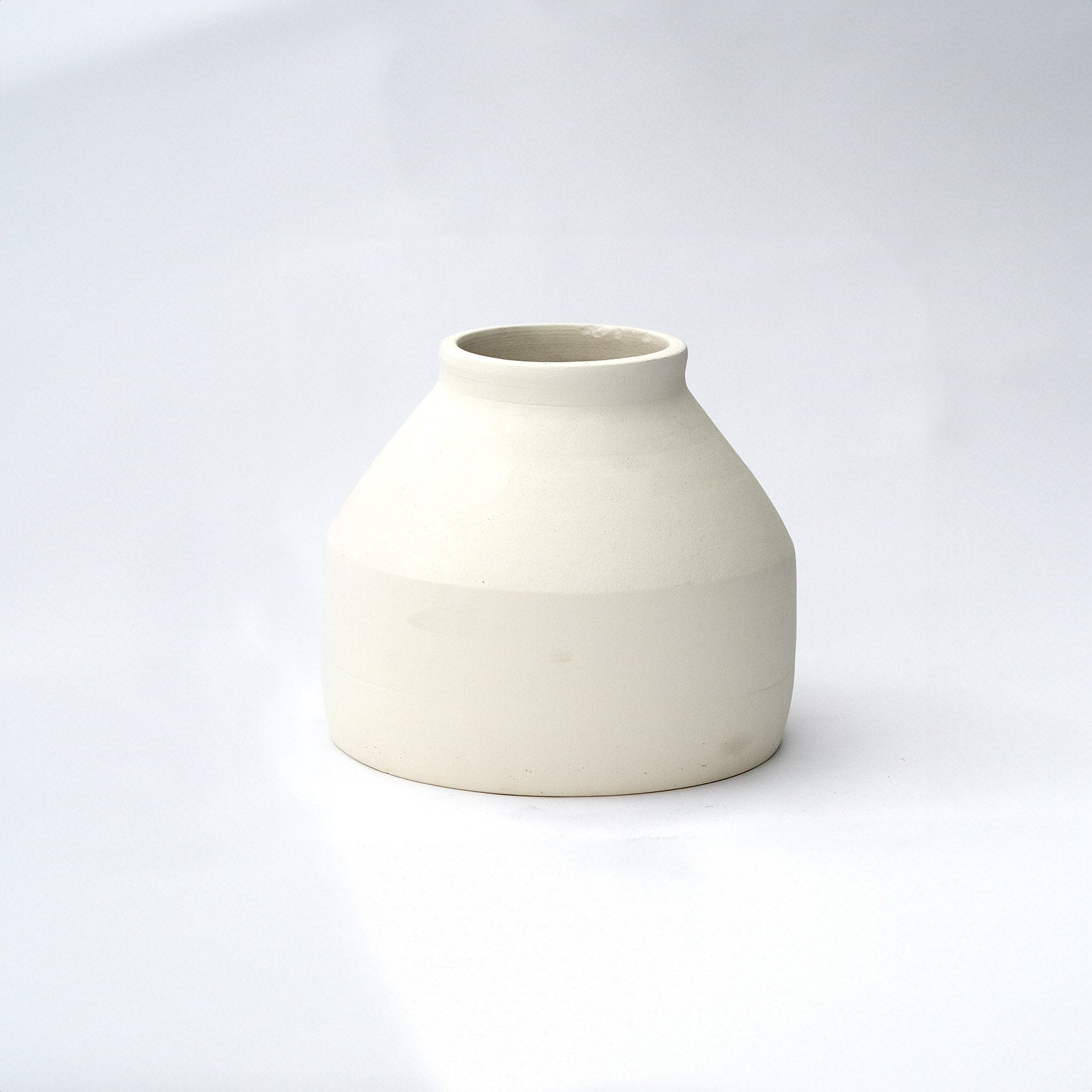 Berlin Vase-White  - WS Living - UAE - vases Wood and steel Furnitures - Dubai