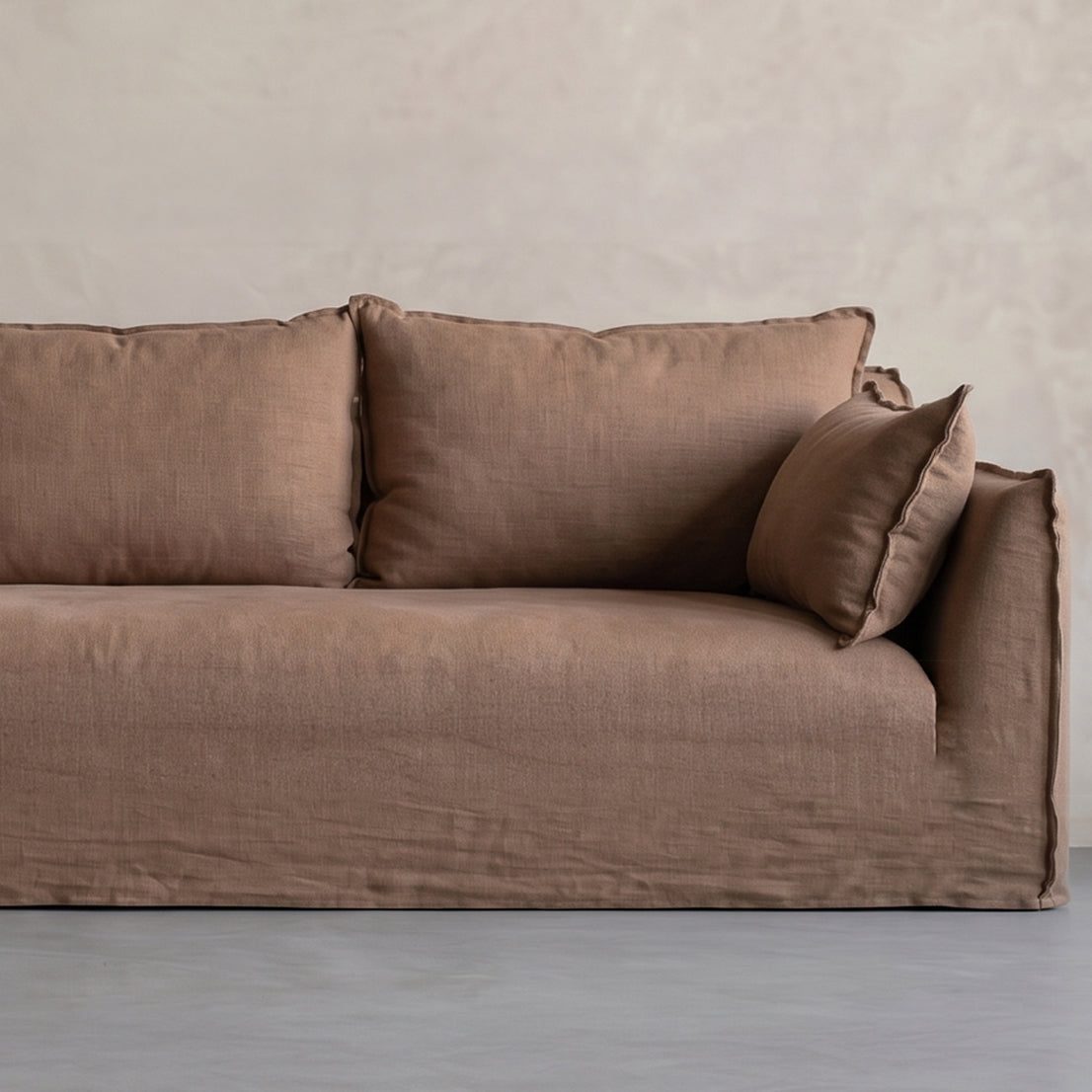 كنبة كلارا العصرية والكلاسيكية ثلاثية المقاعد - برتقالي فاتح